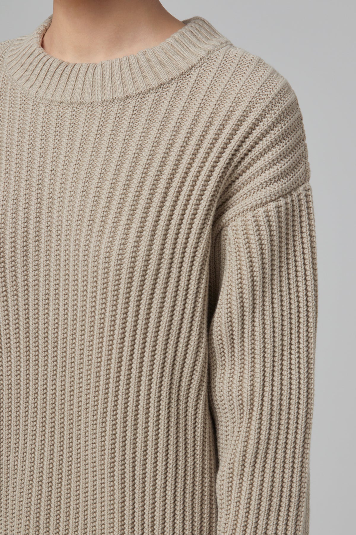 CREWNECK SWEATER