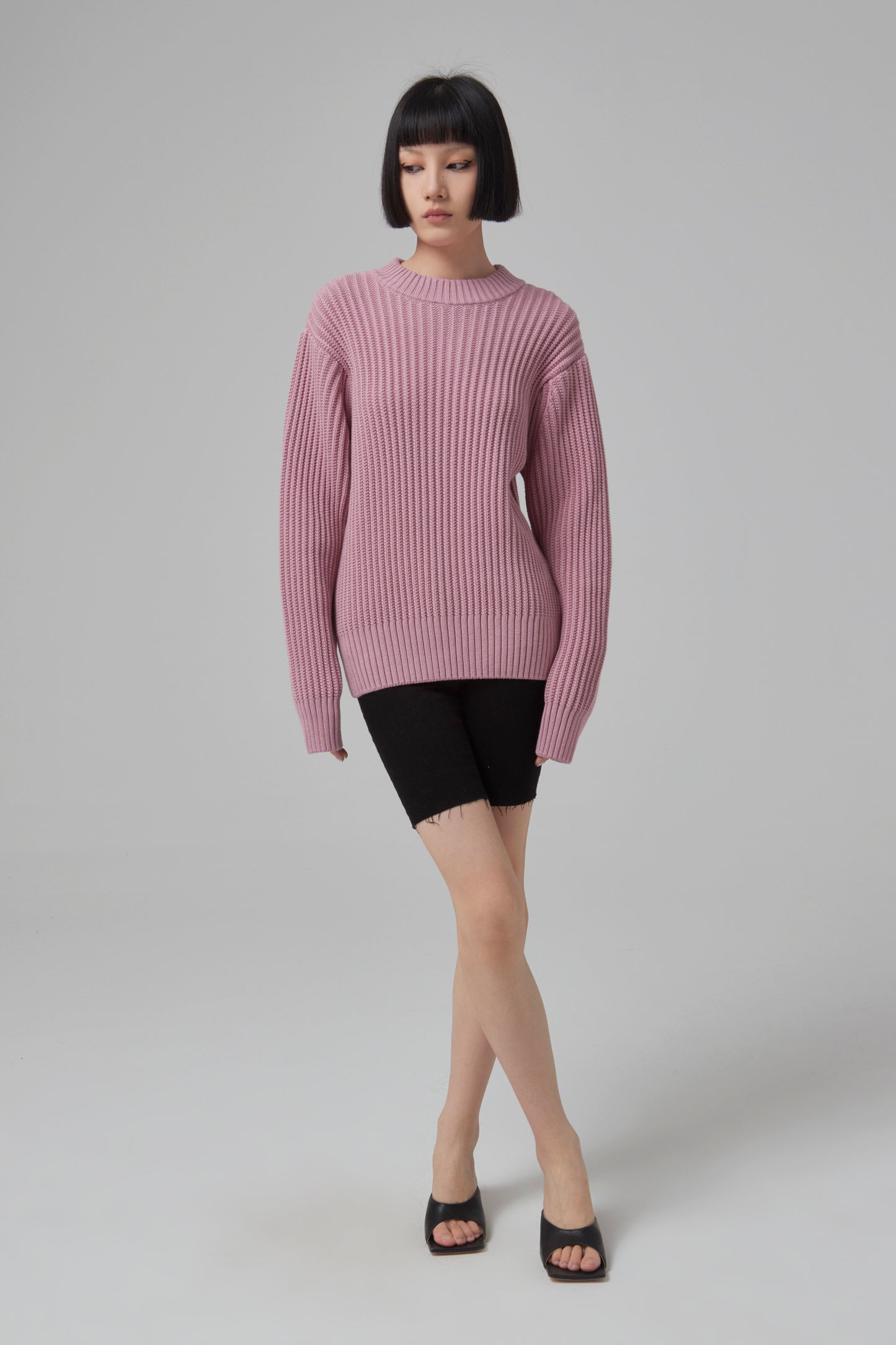 CREWNECK SWEATER