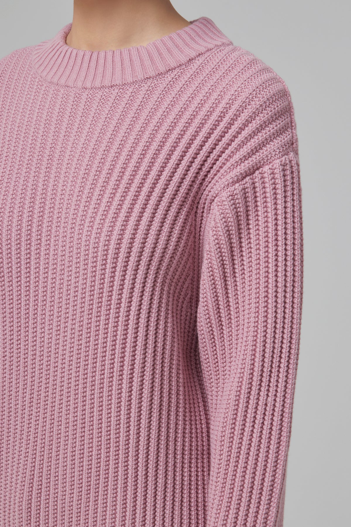 CREWNECK SWEATER