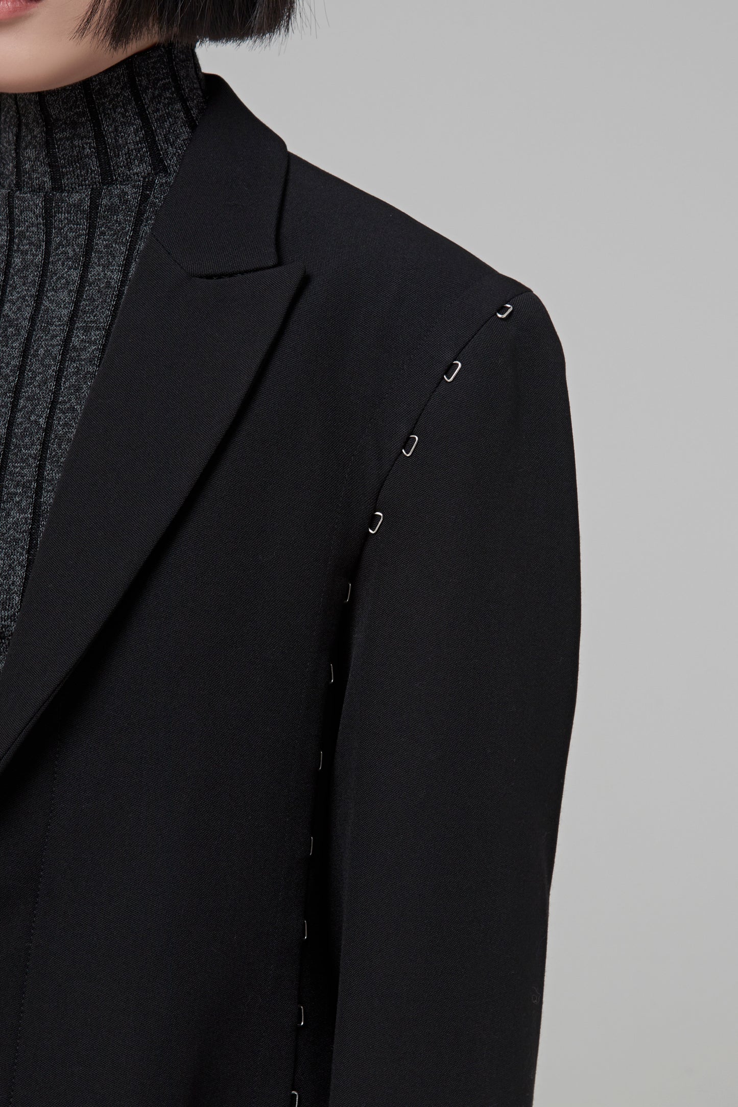 OVERSIZED HOOK & EYEBLAZER