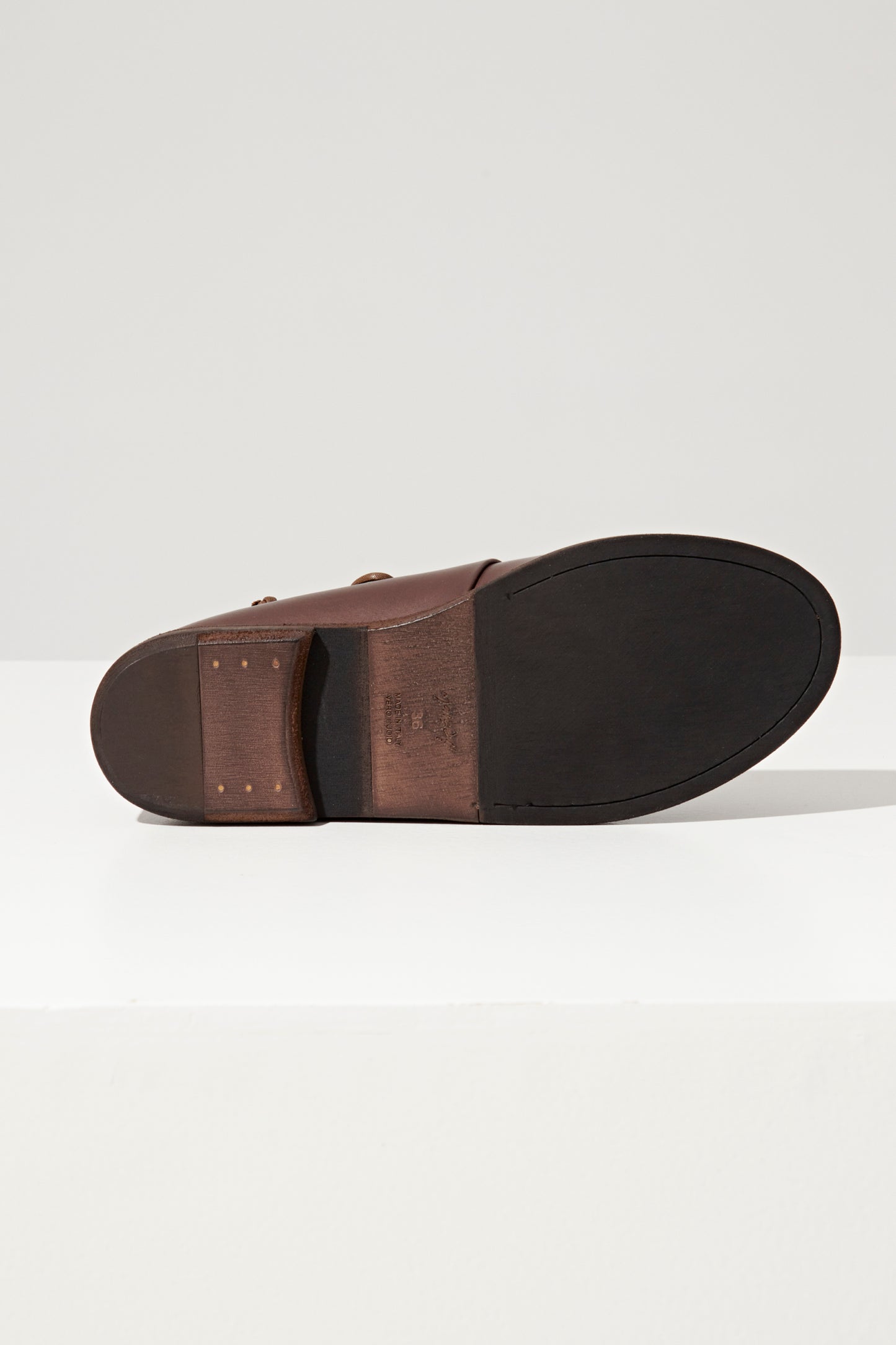 MW2180 LEATHER FLATS
