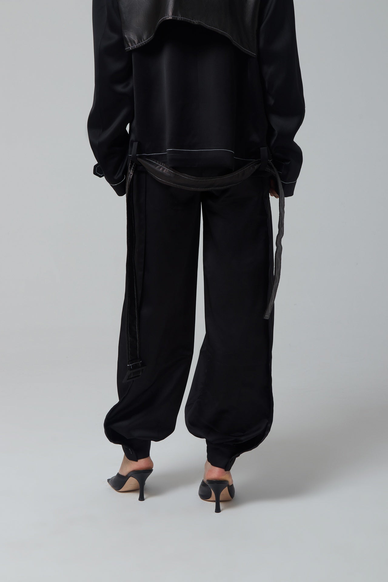 BLACK SILKY PLEATED TROUSERS
