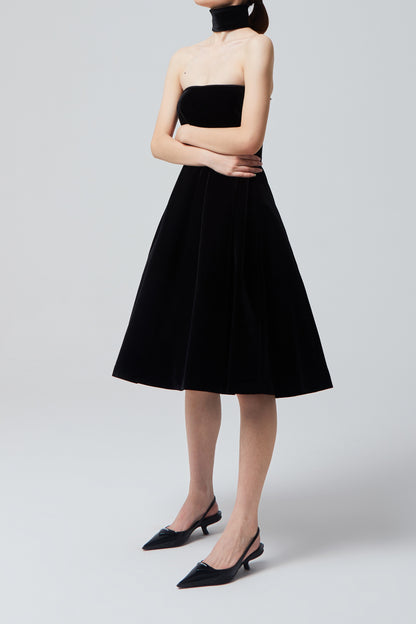 BRYN- VELVET STRAPLESS TEACUP