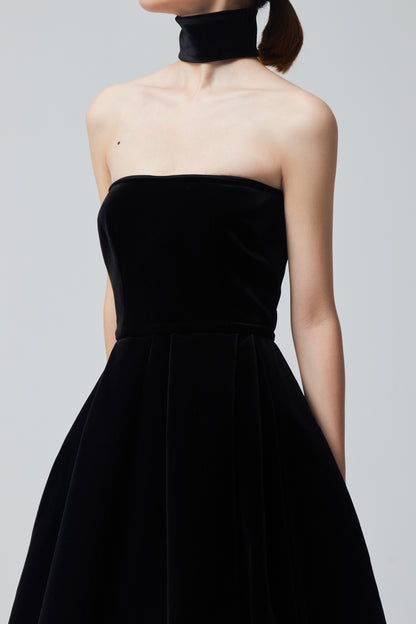BRYN- VELVET STRAPLESS TEACUP