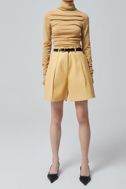 WIDE SHORT TROUSERS WITH PLEATS