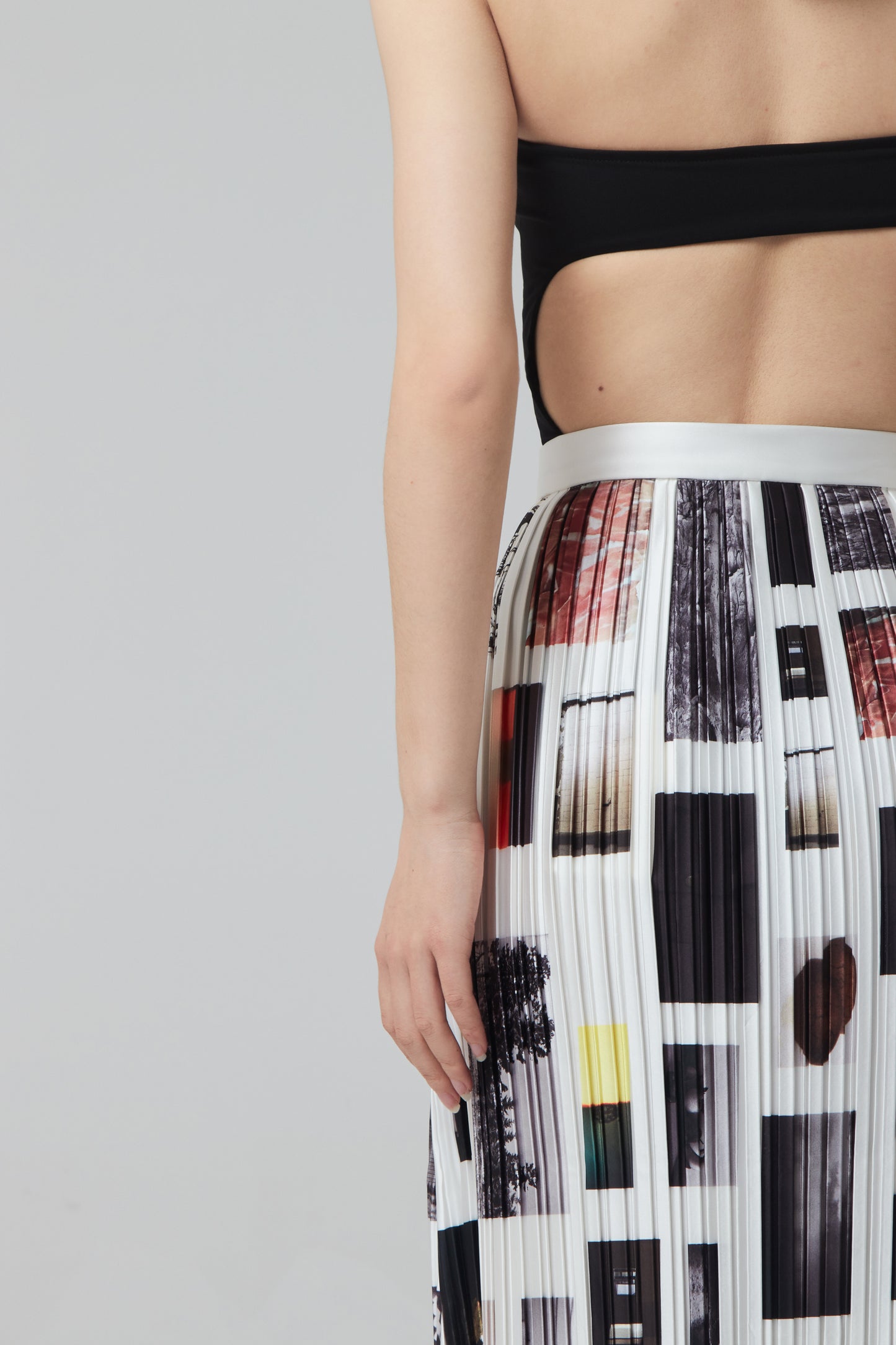 HAND PLEATED PHOTO PRINT SKIRT