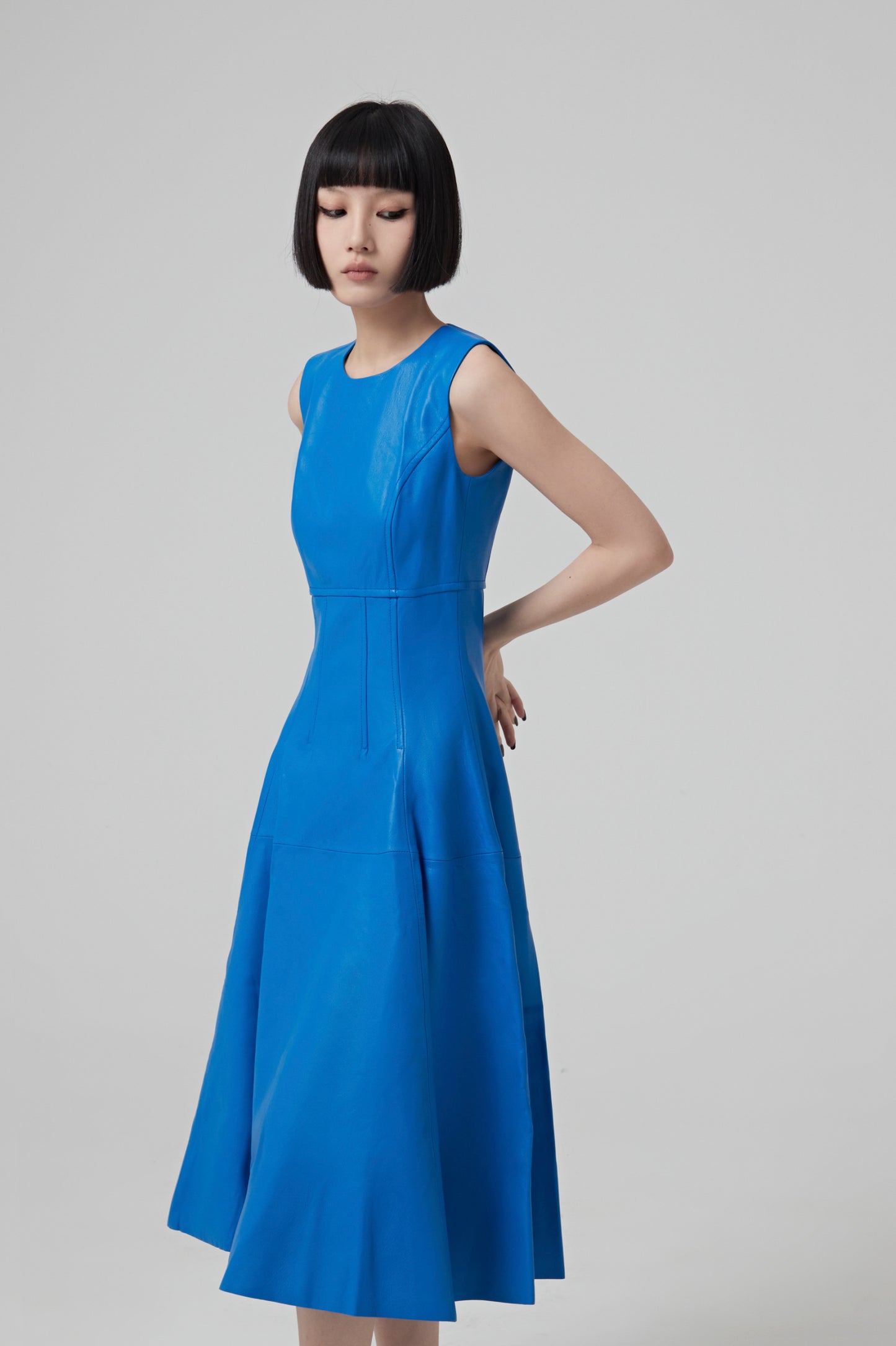 SLEEVELESS A LINE LE