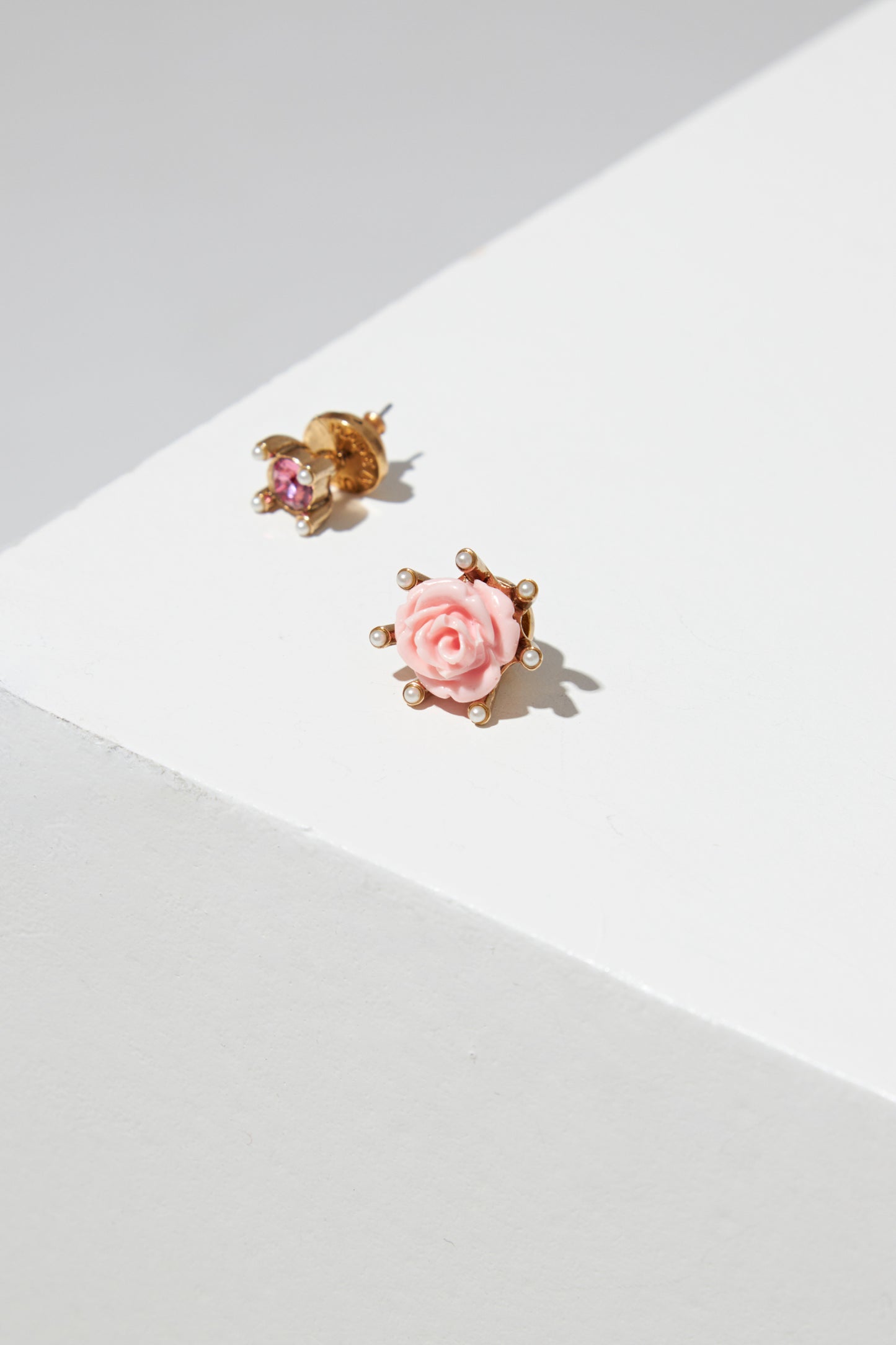 TUDOR ROSE STUD - AS