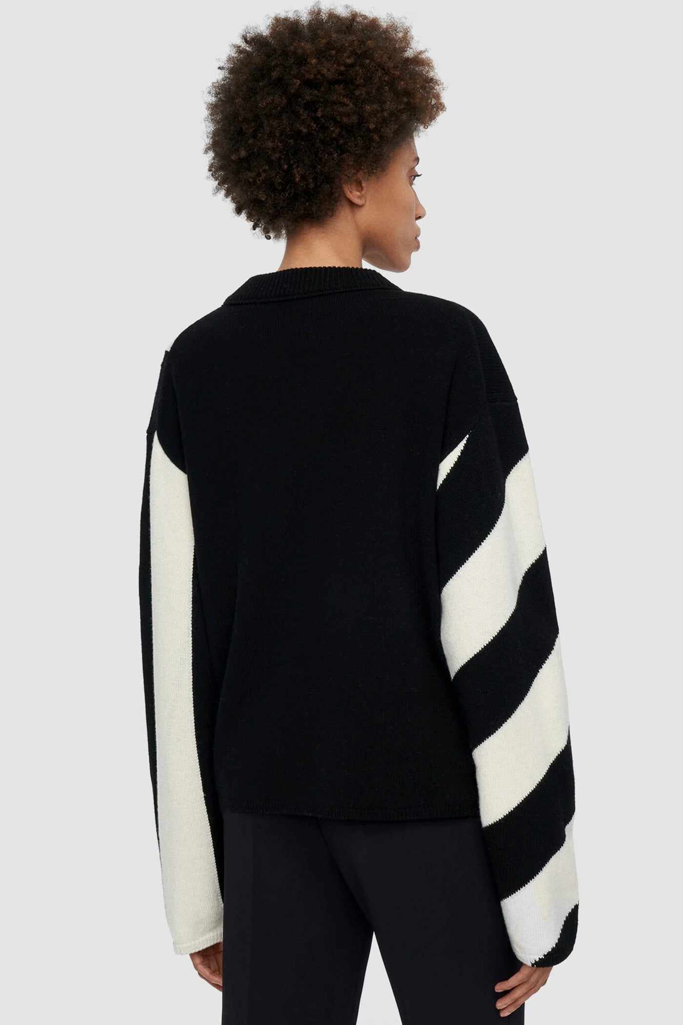 Rd Nk Ls-Graphic Knit