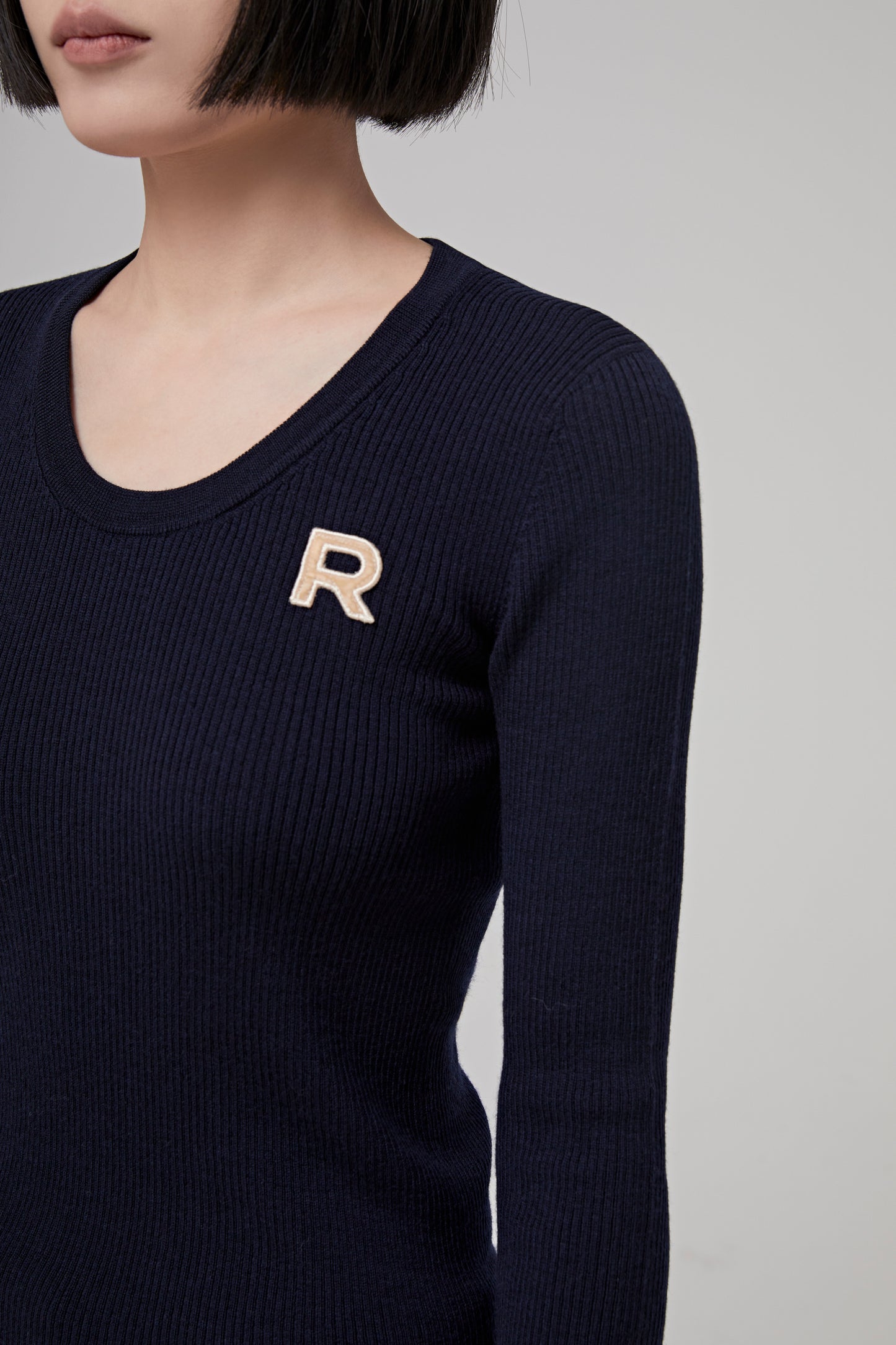 DEEP CREW NECK
