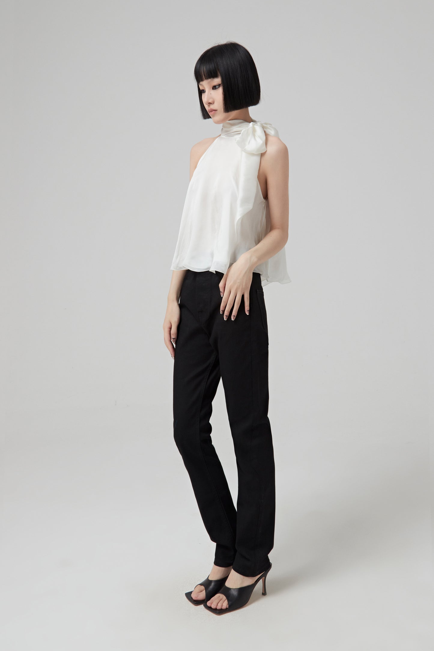 NECK TIE FLOWER CITY TOP