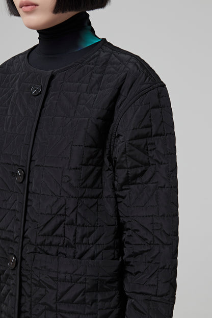 BOXY QUILTED JACKET WITH LOGO NR ALL OVER. NO COLLAR AND 2 PATCHED POCKETS