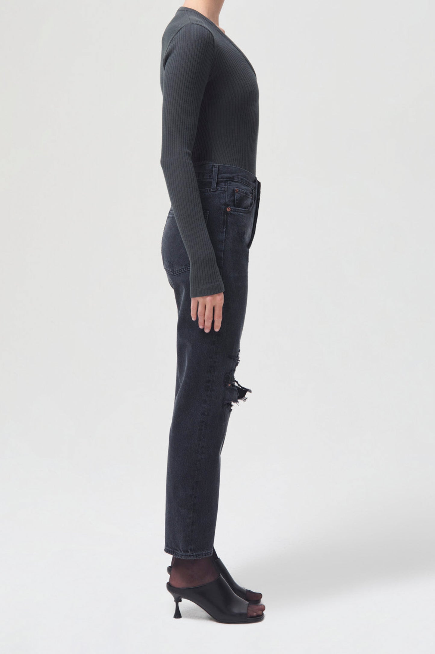 TAVI DEEP V THONG BODYSUIT