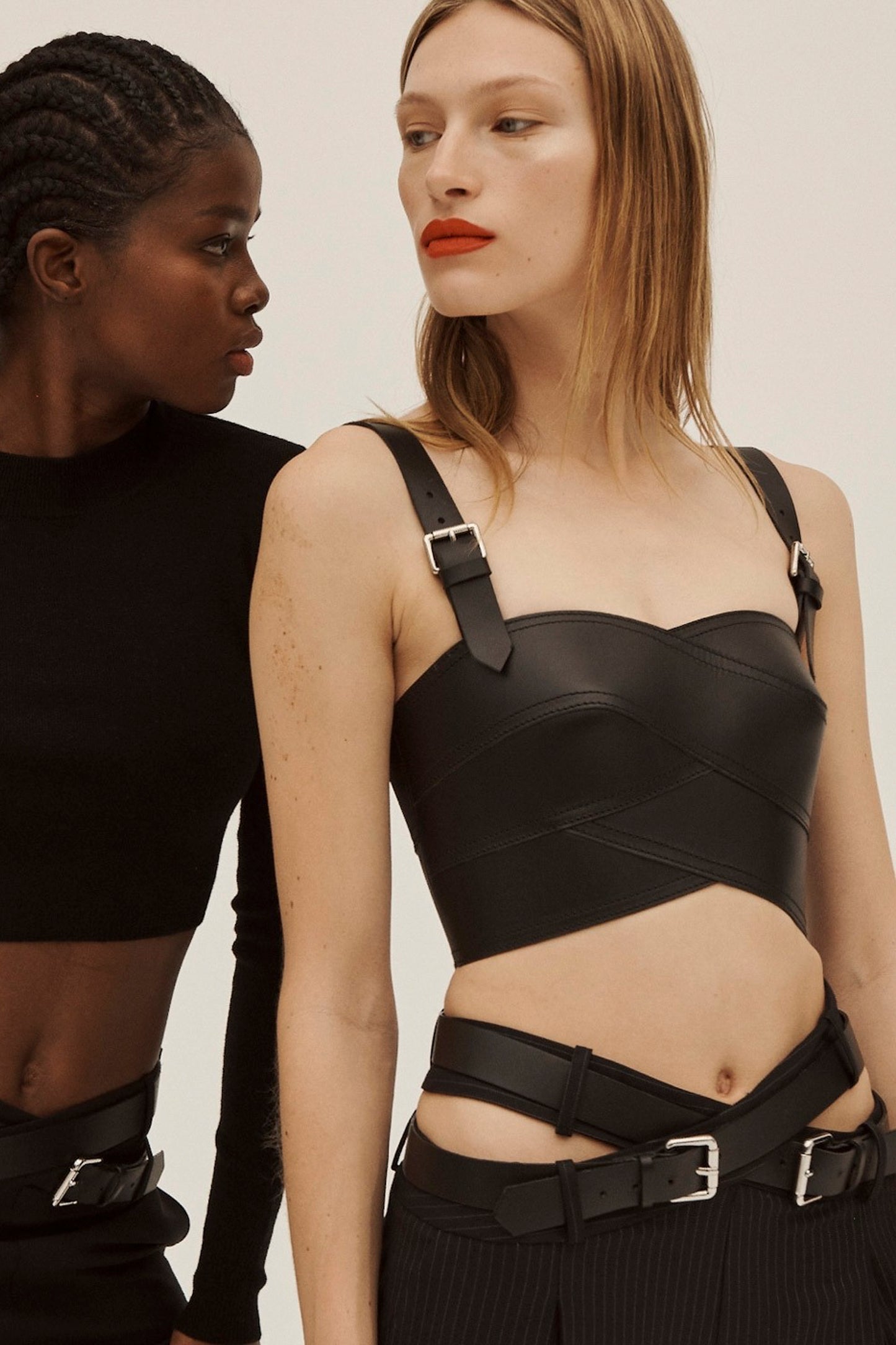 STRAPLESS BELT BUSTI