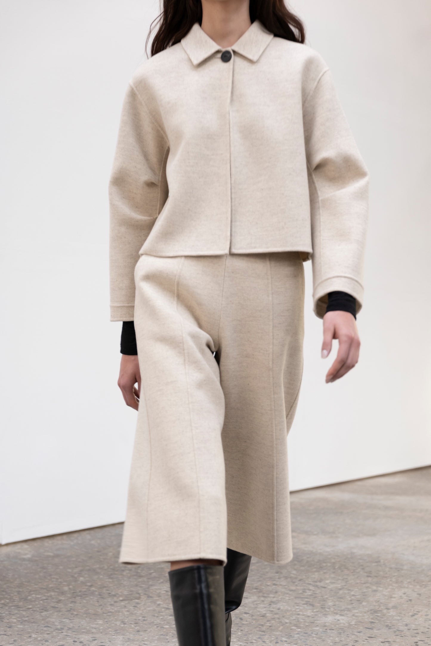 DOUBLE FACE CROP PANTS