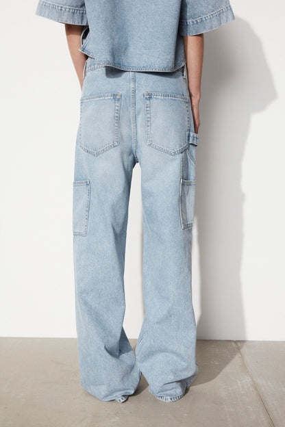 LOOSE FIT STRAIGHT LEG JEANS