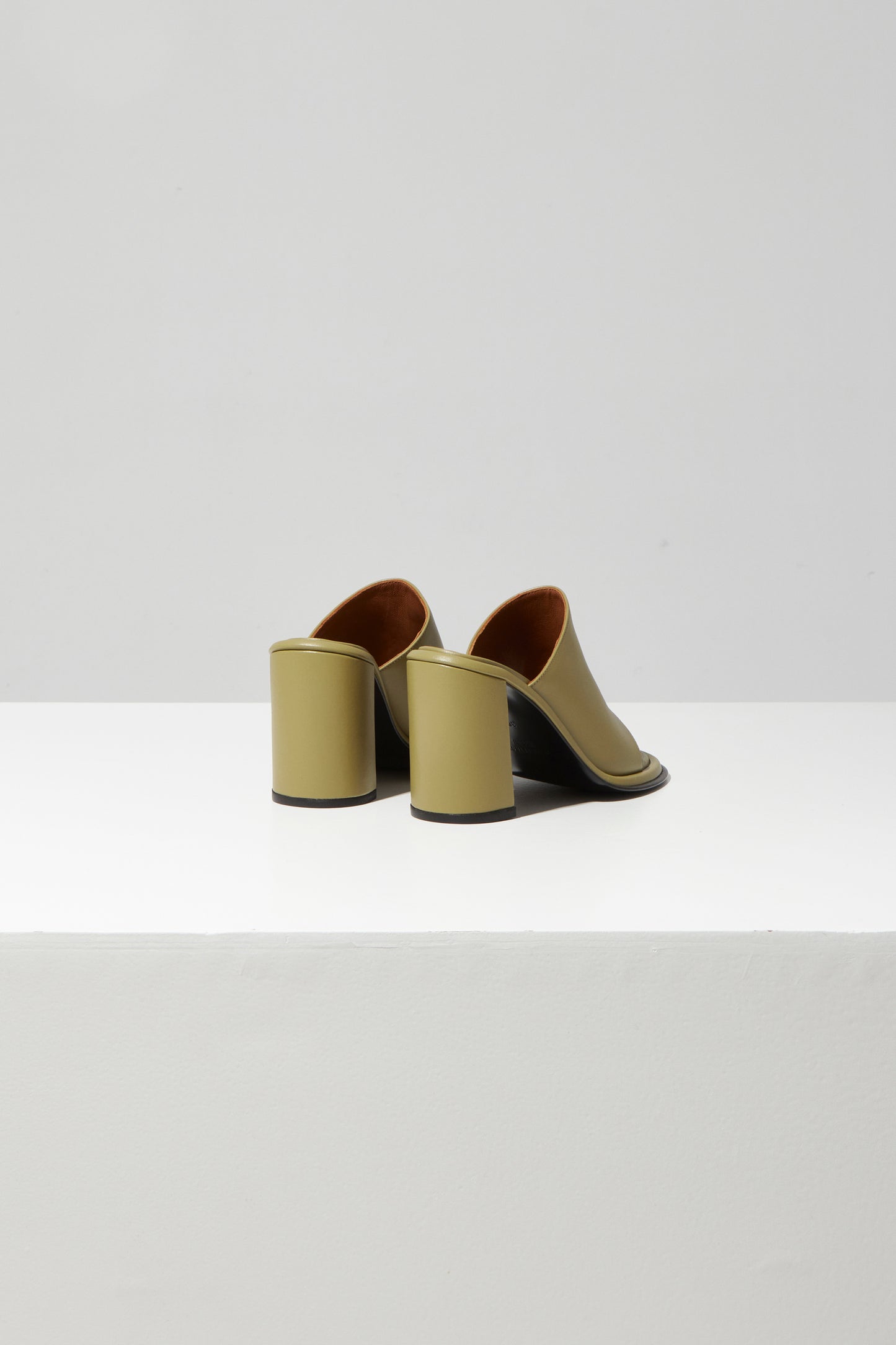 BLOCK HEEL MULES