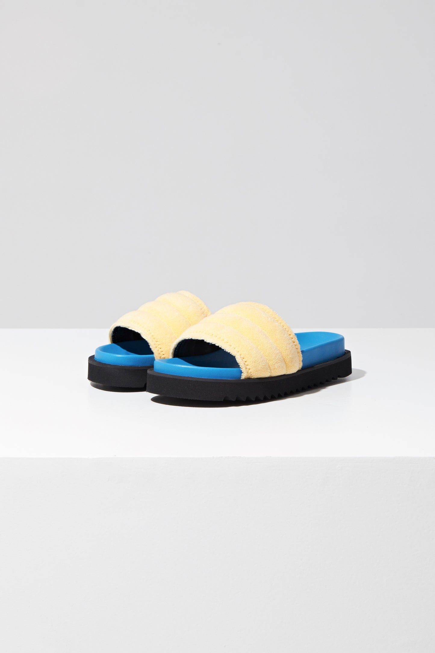 POOL SLIDES IN SPONGE FABRIC