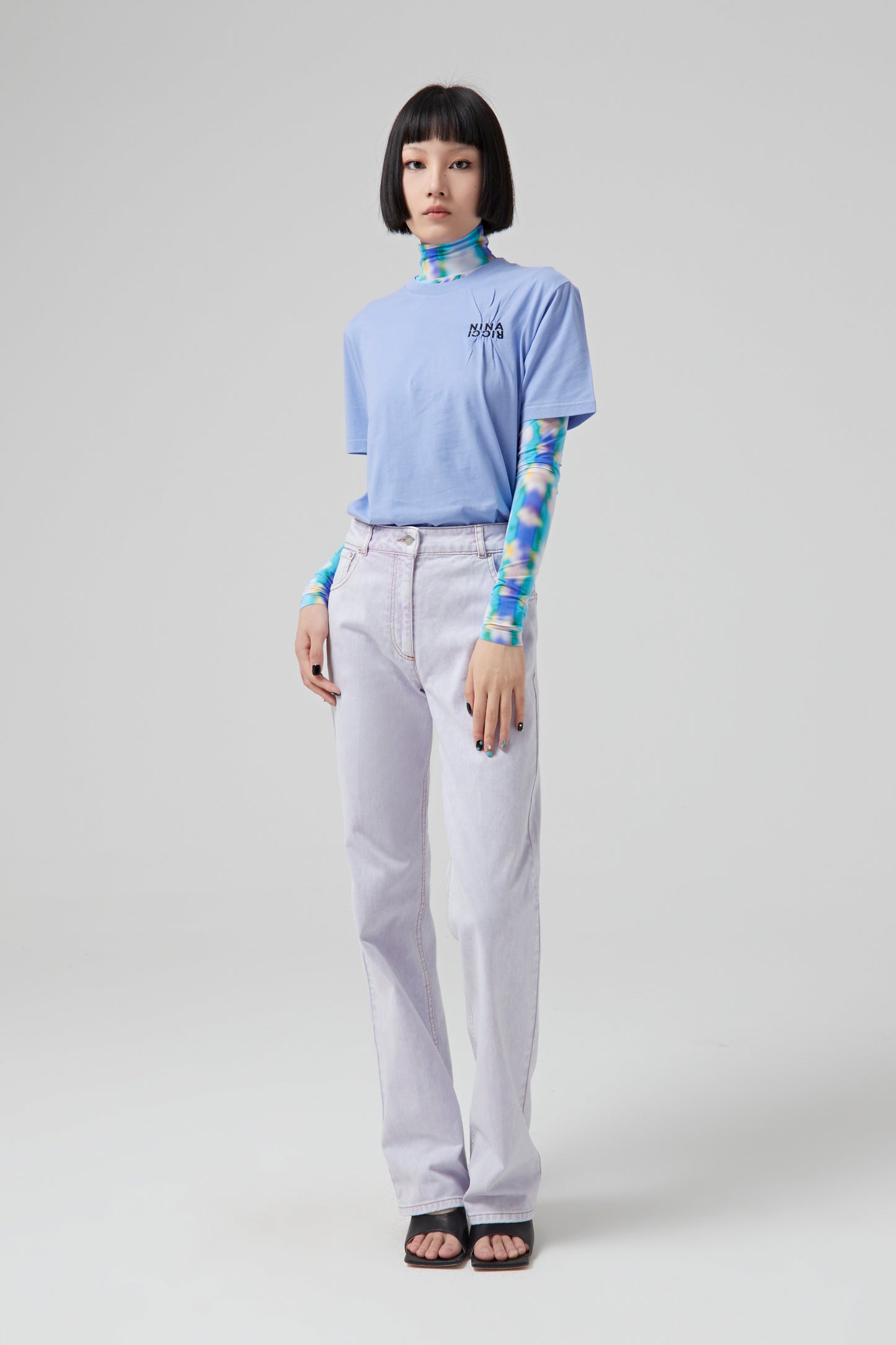 T SHIRT WITH EMROIDERY NINA RICCI CONTRASTED ON THE CHEST