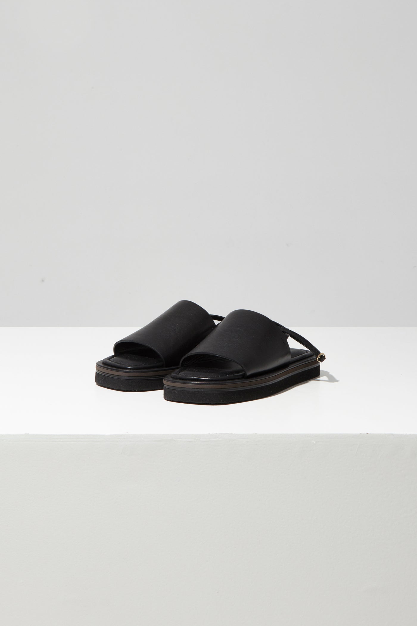 STRAPPY FLAT SANDALS