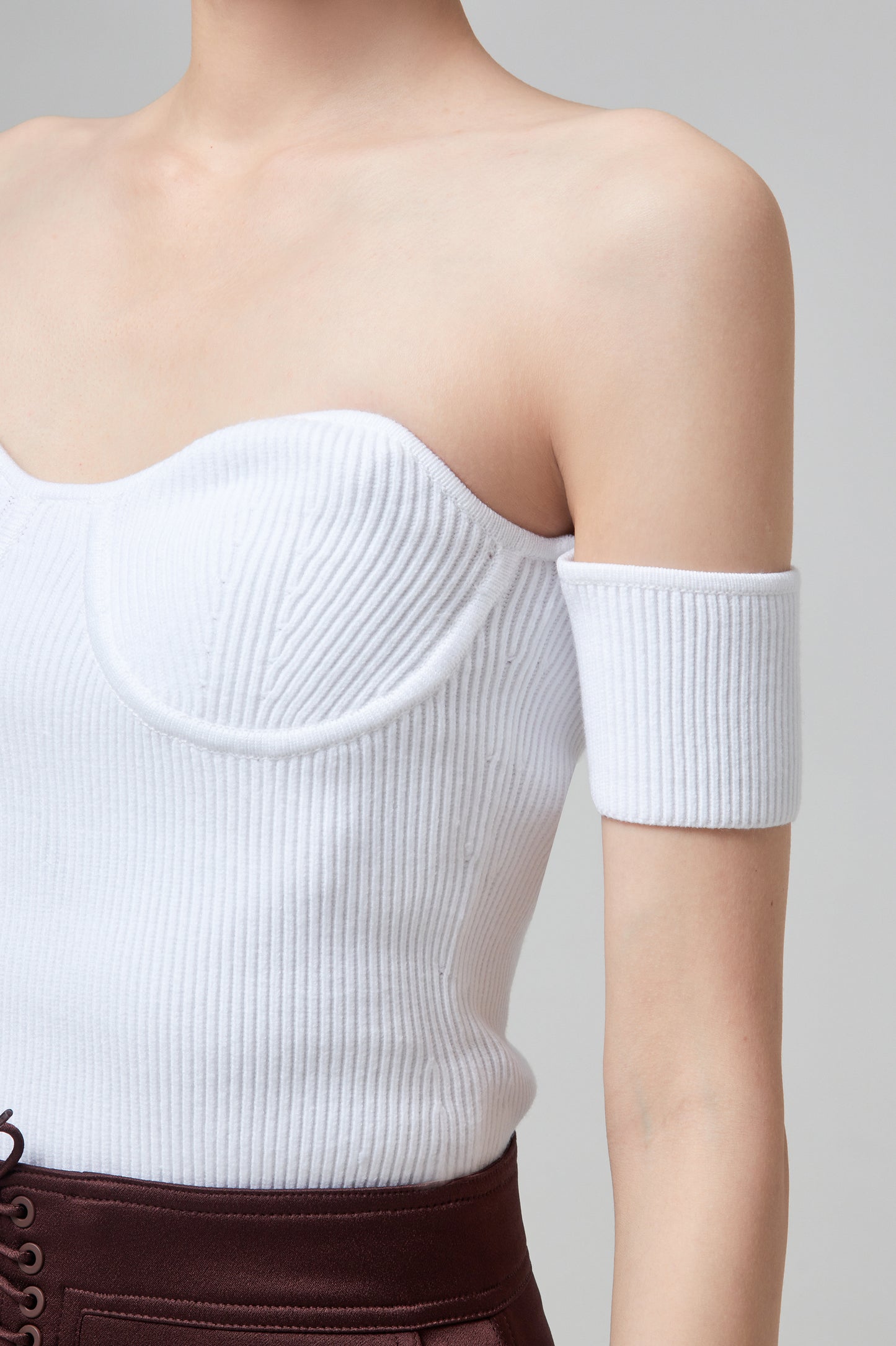 CONTOUR TOP.PINCHED