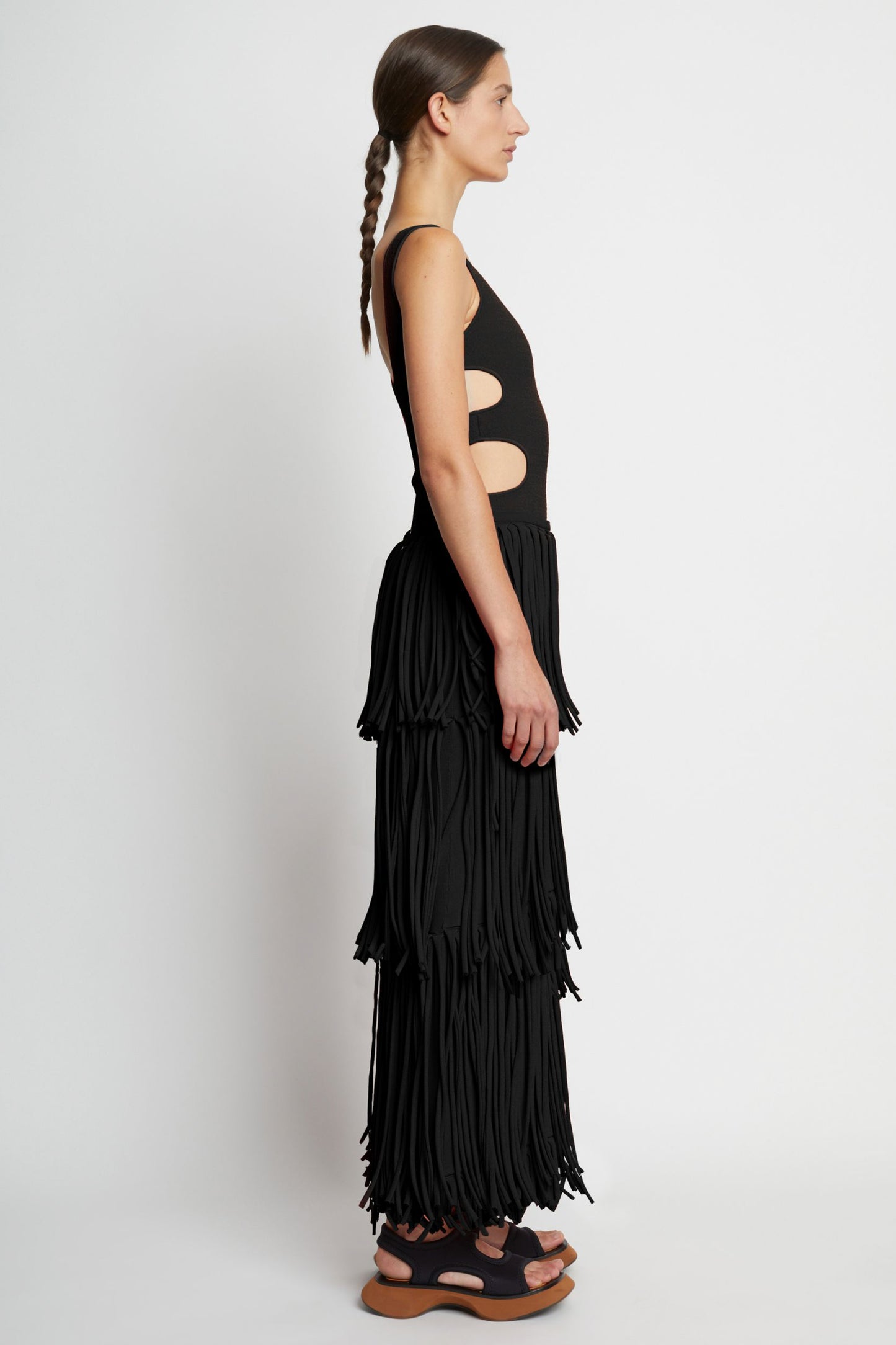 TEXTURED KNIT FRINGE SKIRT