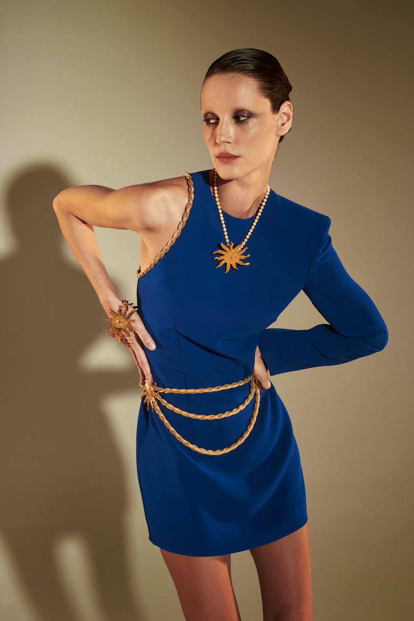 SABLÉ ONE-SHOULDER MINI DRESS WITH INTEGRATED CHAIN