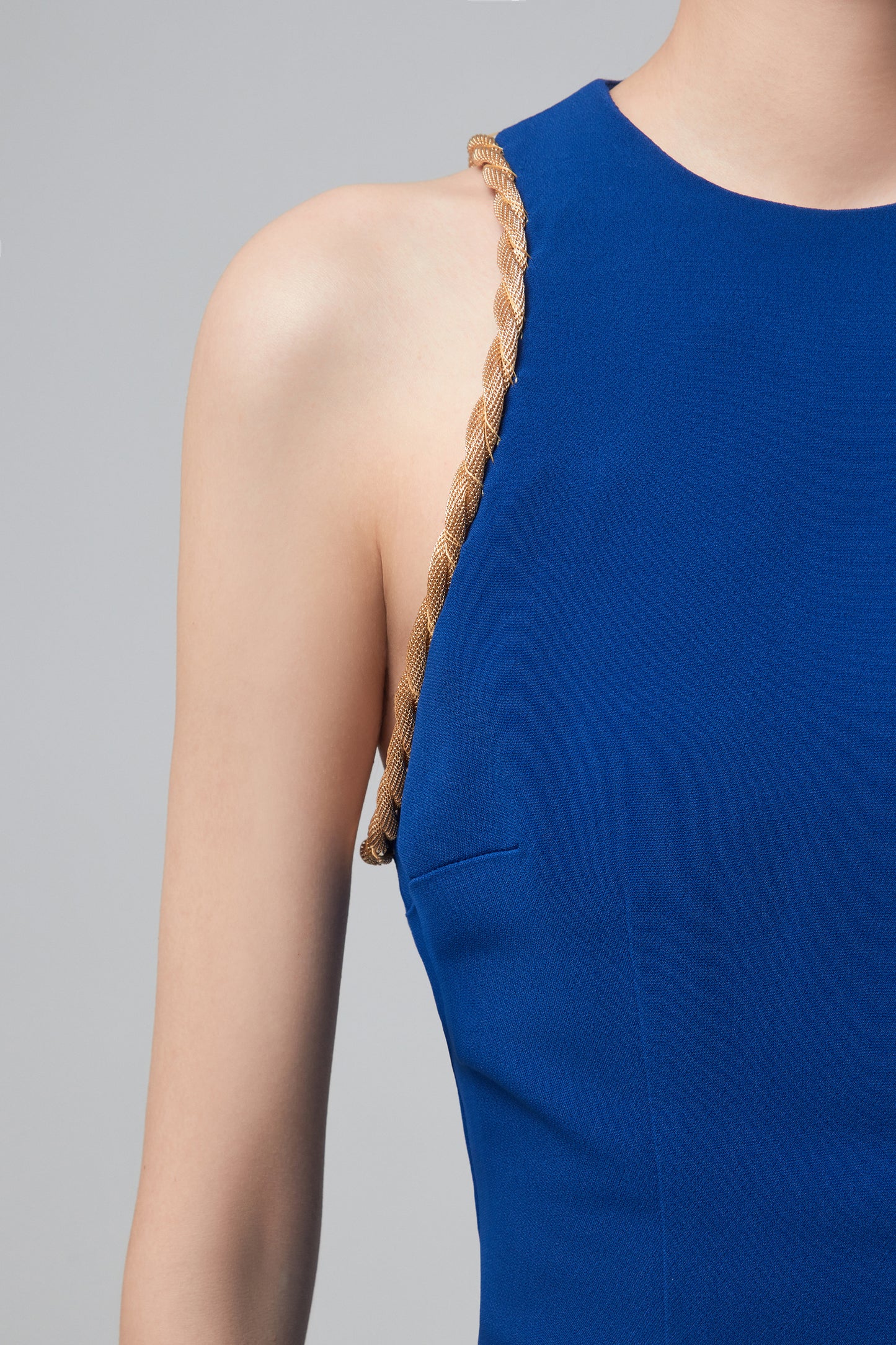 SABLÉ ONE-SHOULDER MINI DRESS WITH INTEGRATED CHAIN