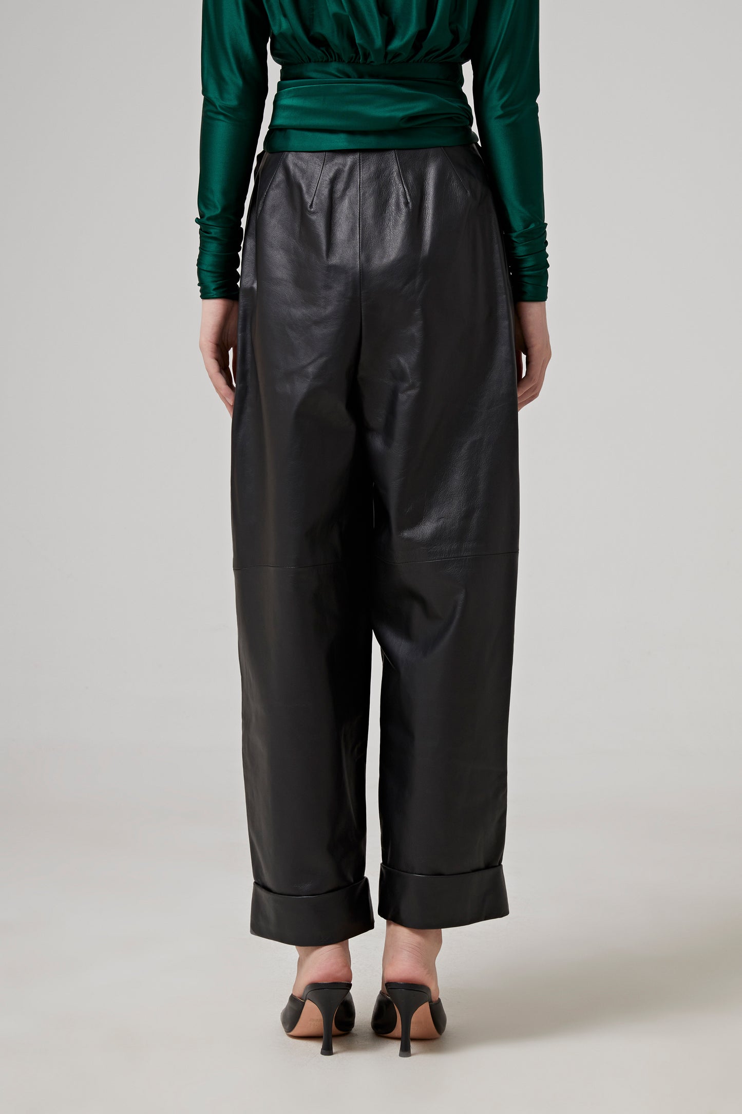 LEATHER PANTS