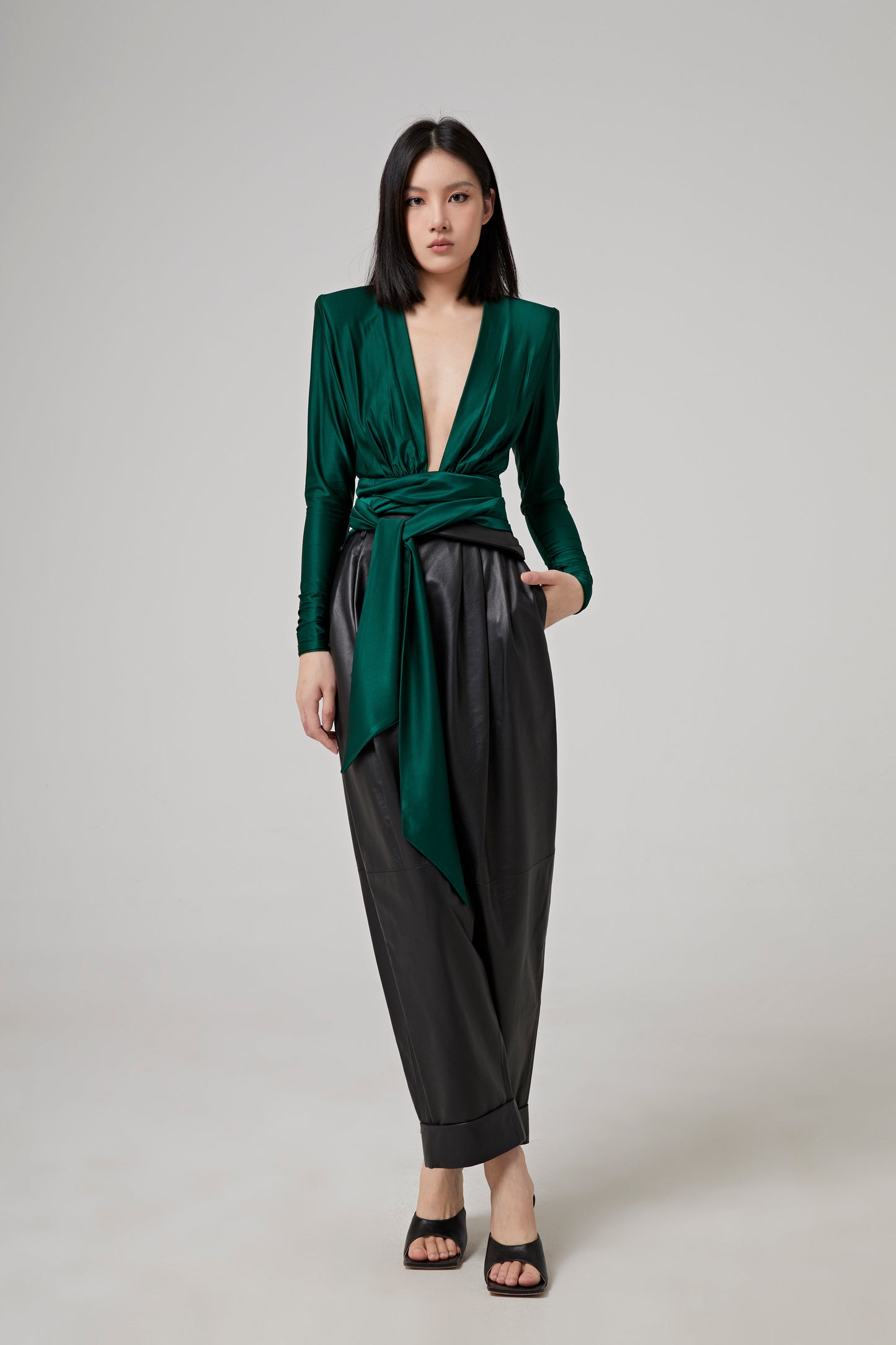 LEATHER PANTS