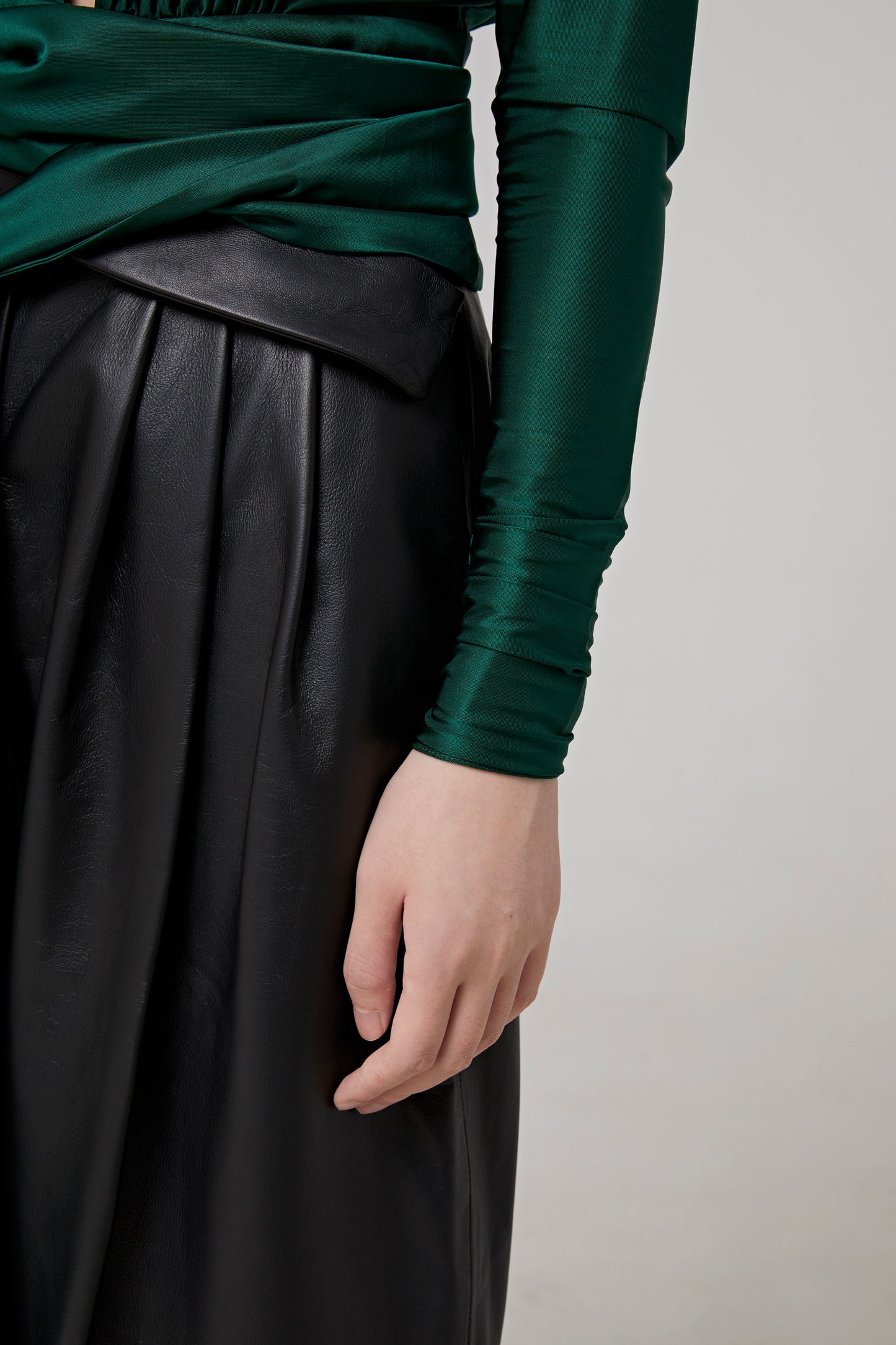 LEATHER PANTS