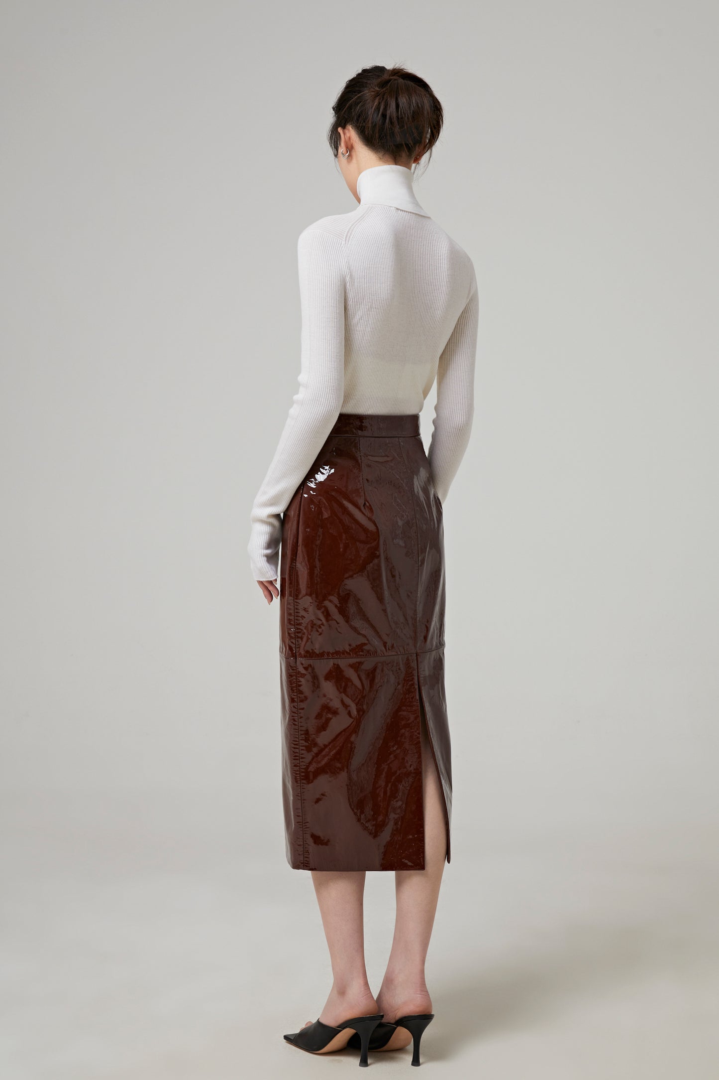 MIDI SKIRT IN PATENT LEATHER
