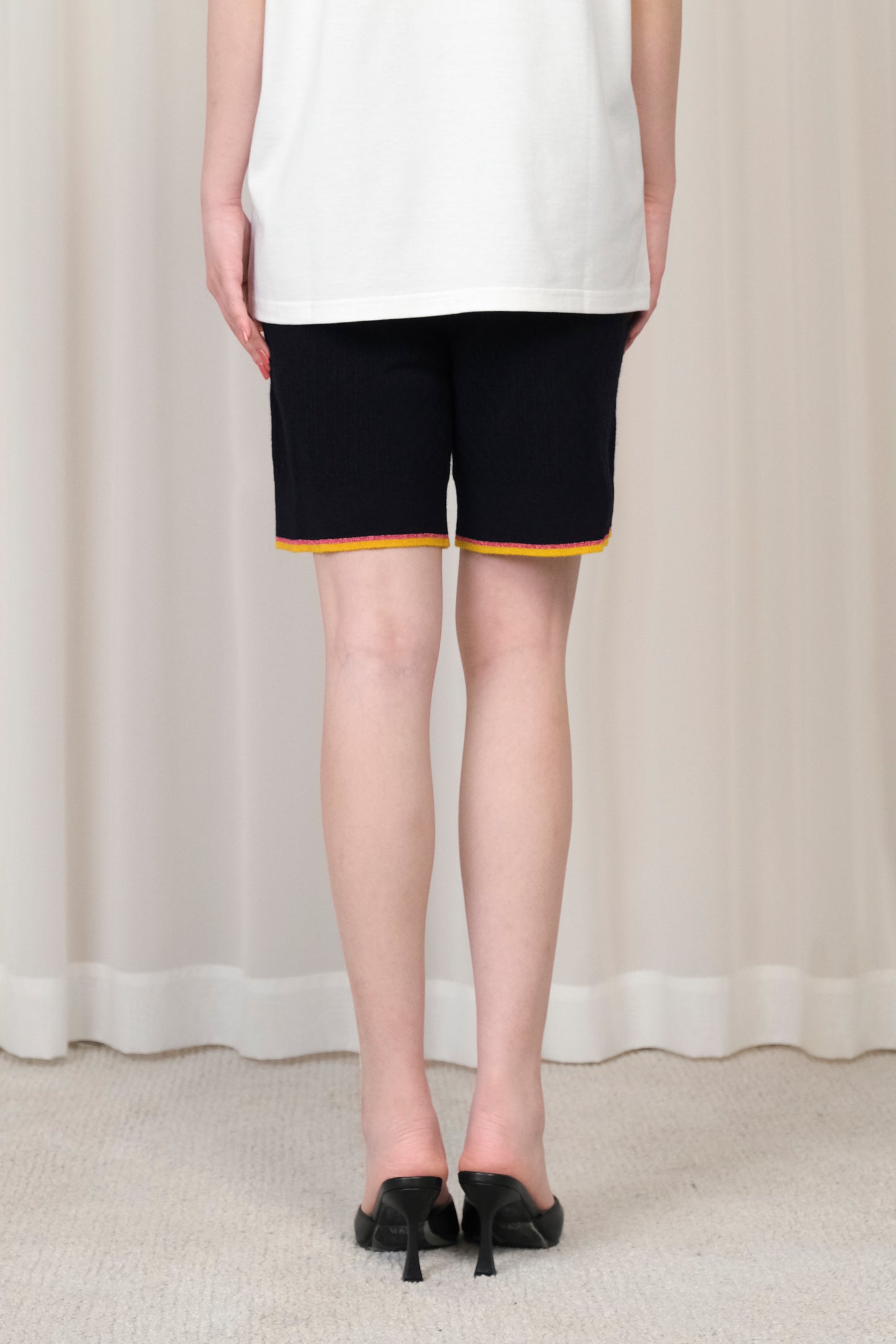 LADIES SHORTS WITH GOLF CABLE RIB AND STRIPE