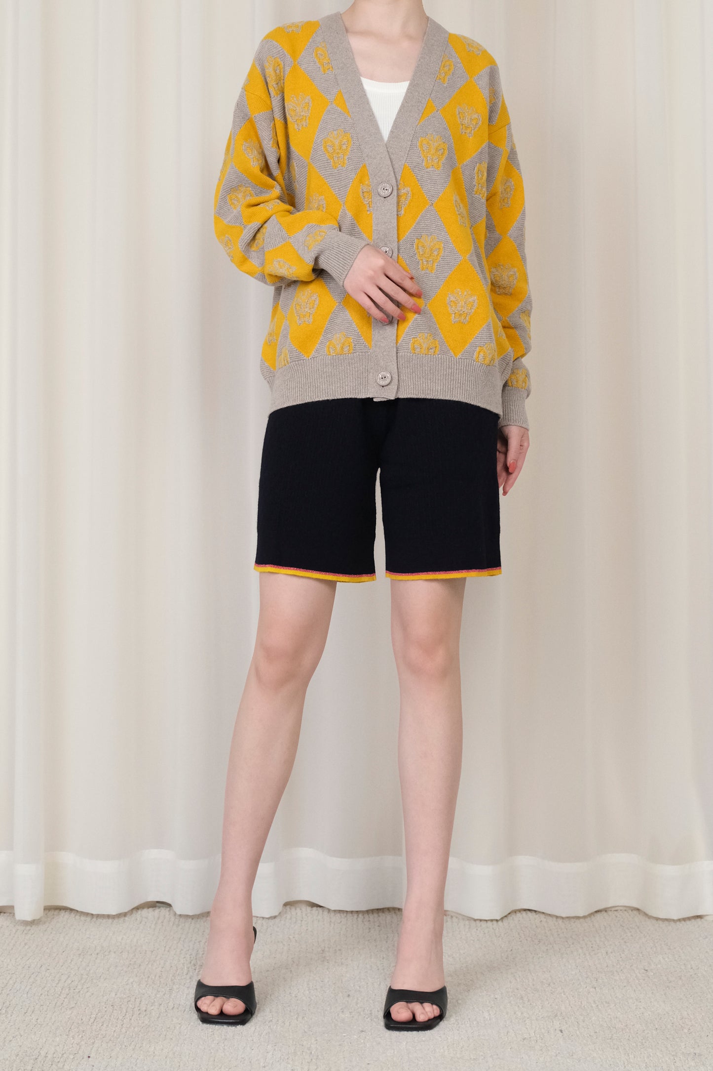 LADIES SHORTS WITH GOLF CABLE RIB AND STRIPE