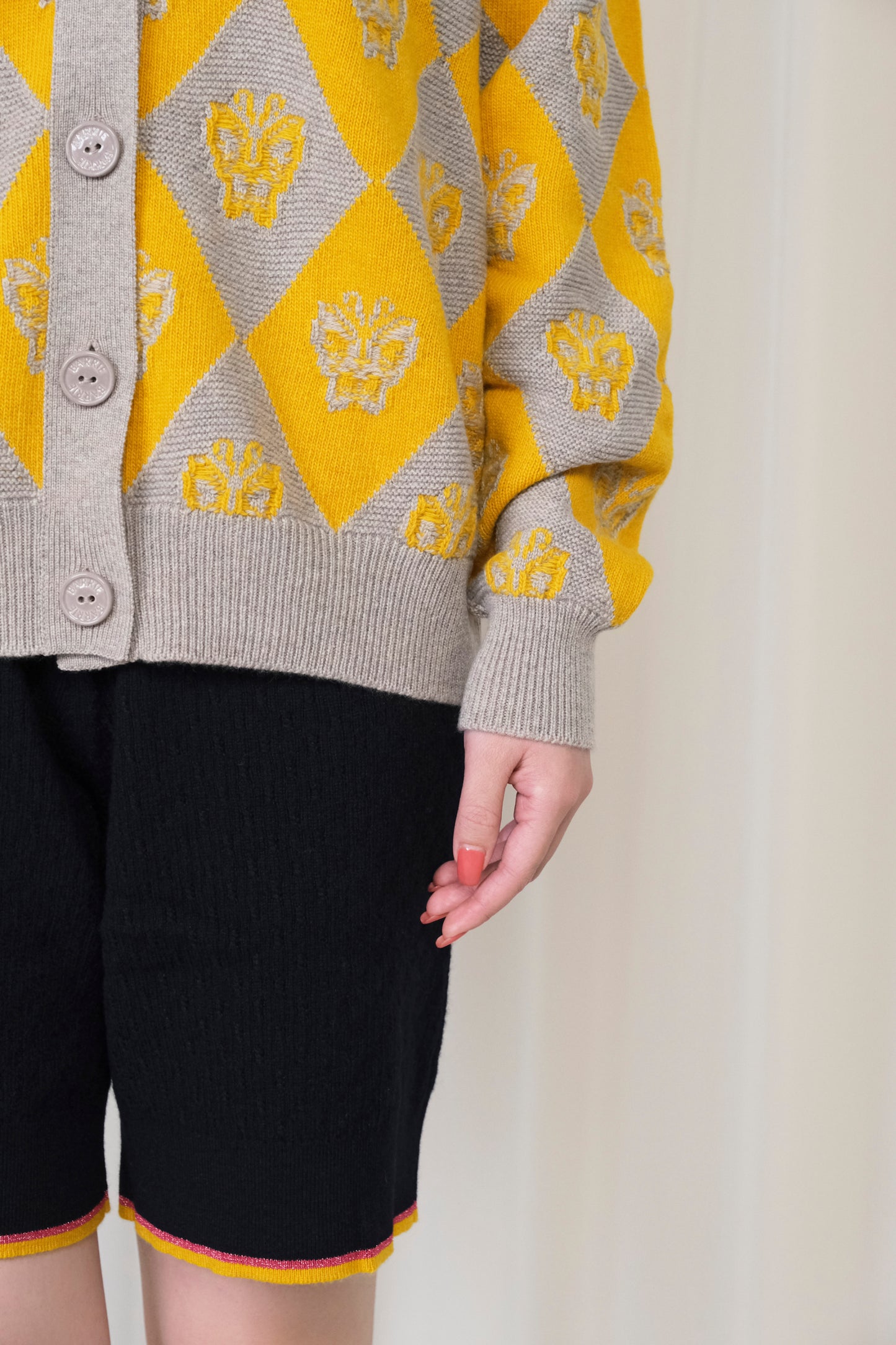 LADIES LONG SLEEVE V-NECK CARDIGAN