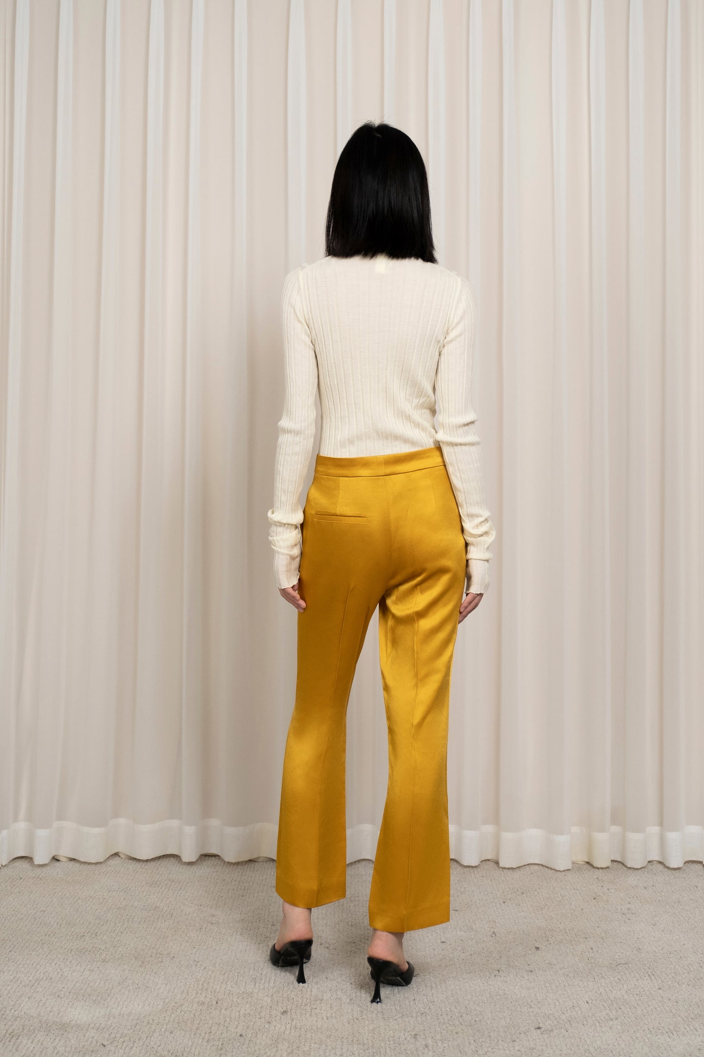 FLARED CROPPED PANT IN ENVERS SATIN