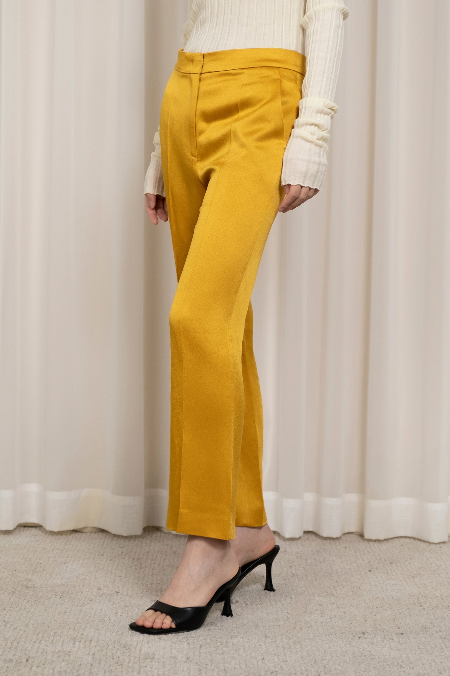 FLARED CROPPED PANT IN ENVERS SATIN