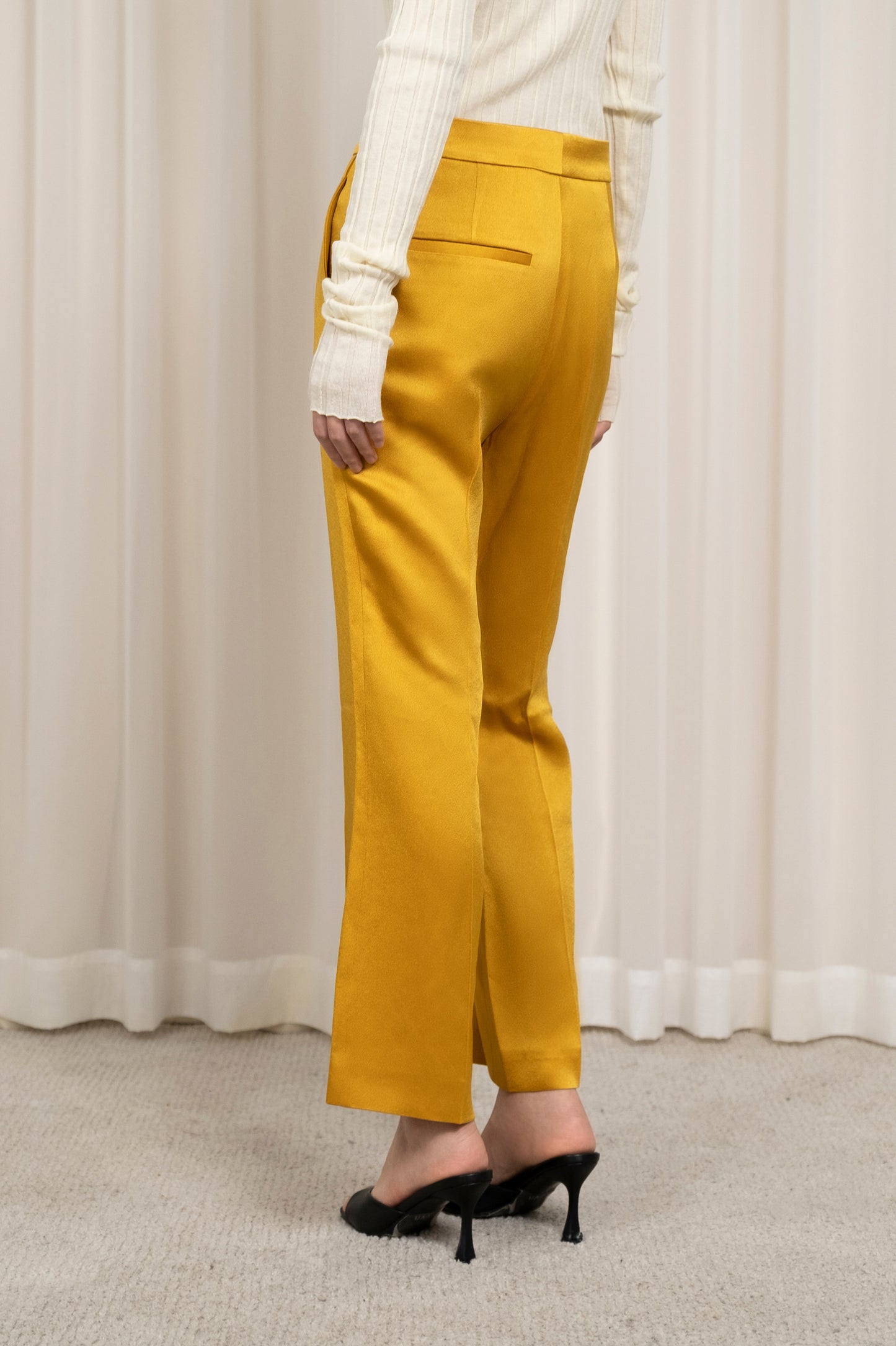 FLARED CROPPED PANT IN ENVERS SATIN