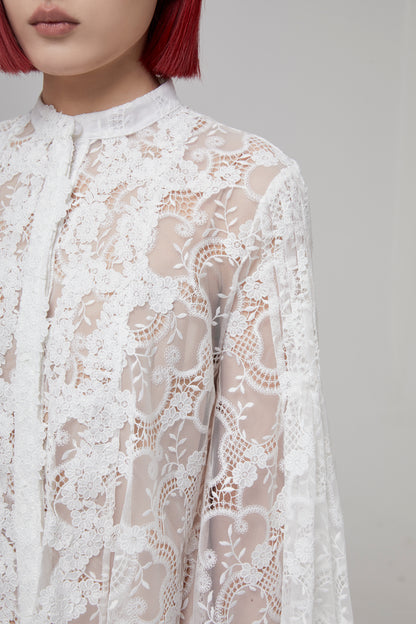BRACELET SLEEVE GEO FLORAL LACE BLOUSE
