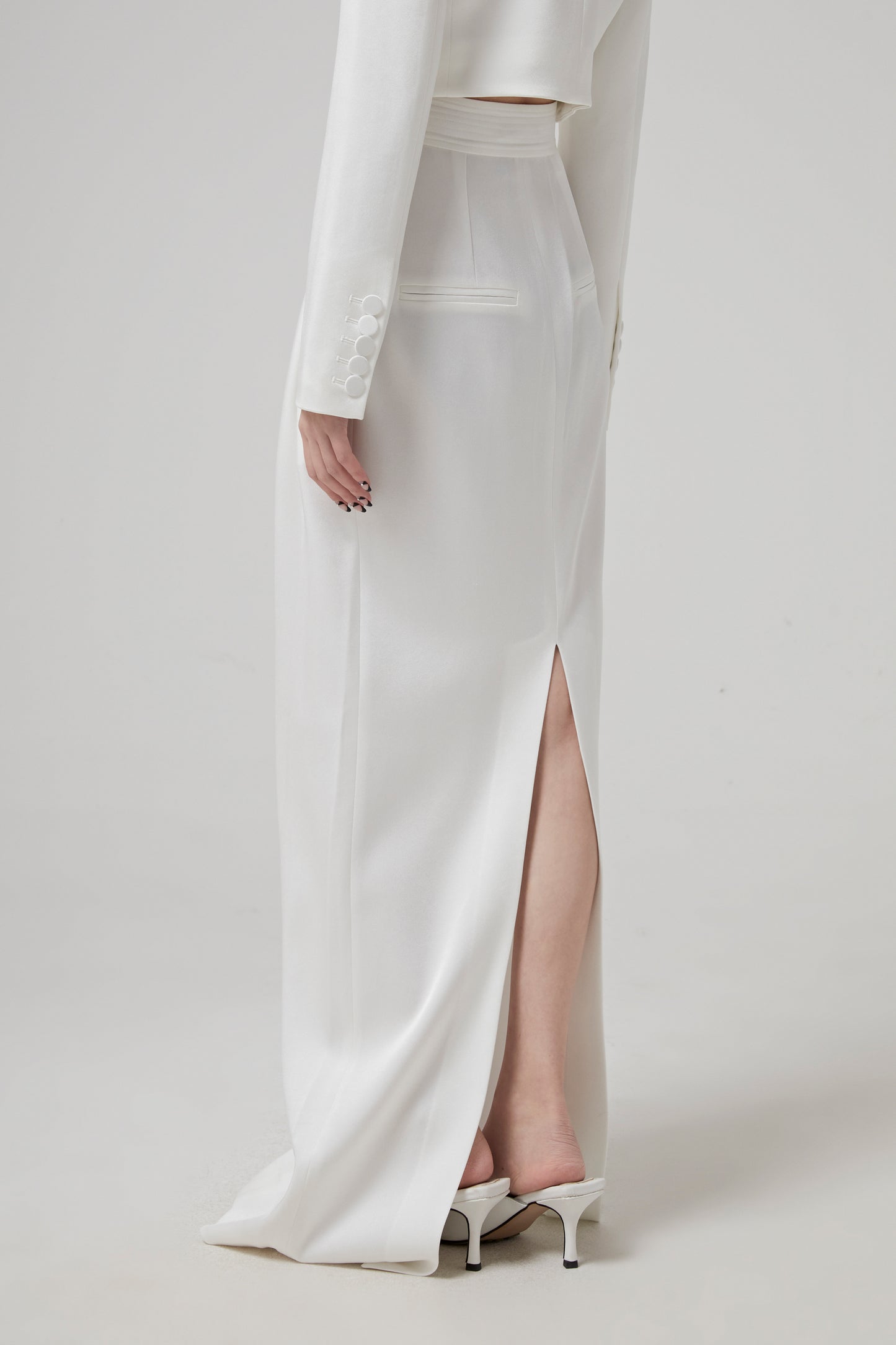 PURE WHITE SLIT LONG SKIRT