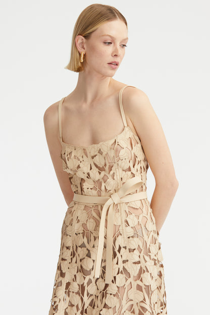 SLEEVELESS SCOOP NK