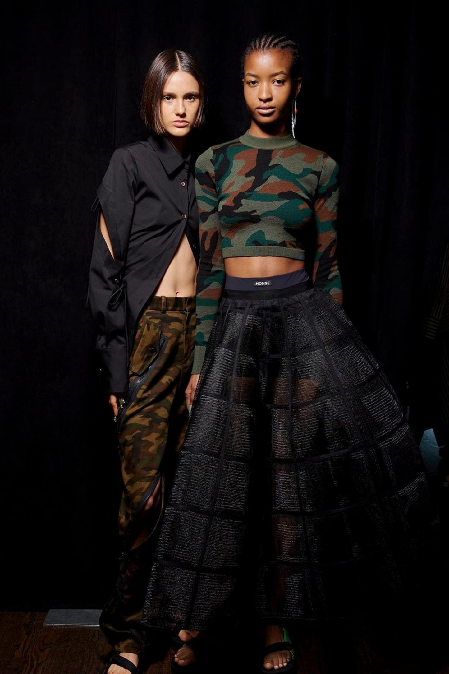 CAMO CROPPED SWEATER