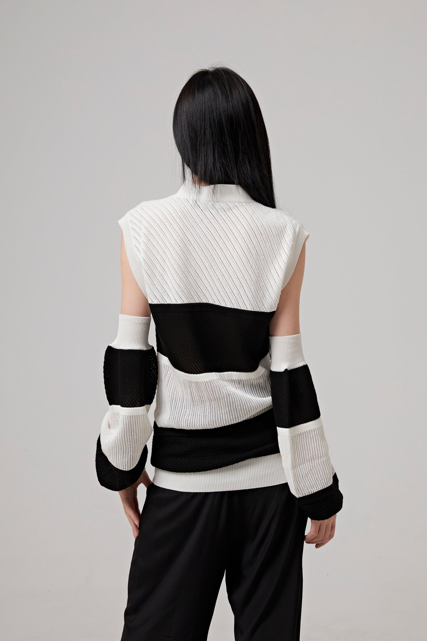 CUT OUT OVERSIZED V NECK CARDIGAN