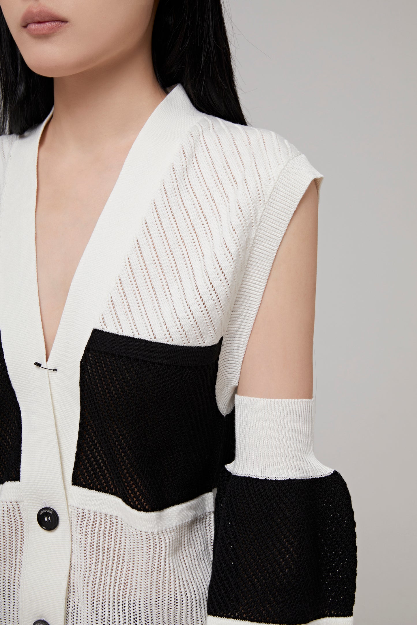 CUT OUT OVERSIZED V NECK CARDIGAN