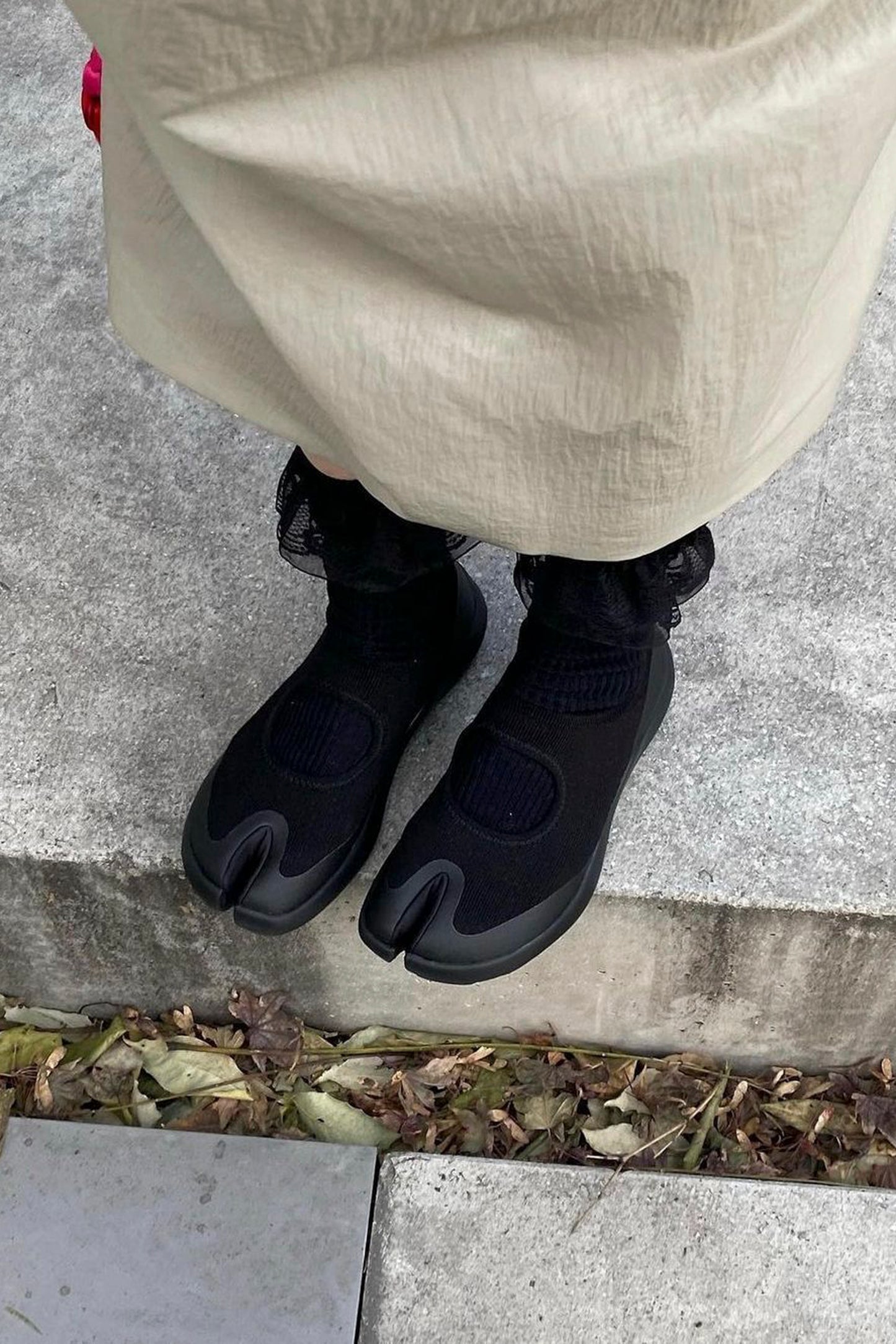 SANDAL