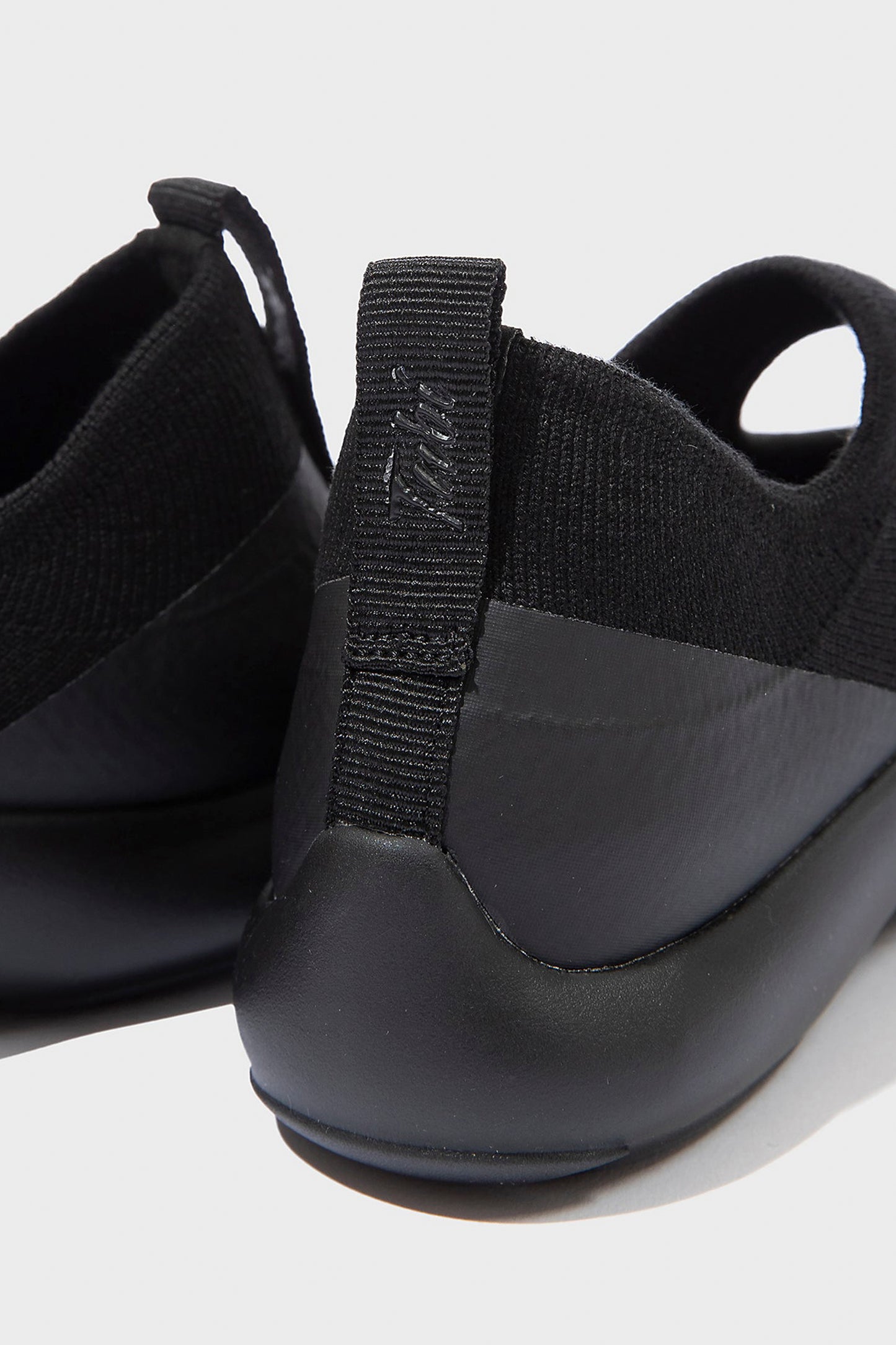 SANDAL