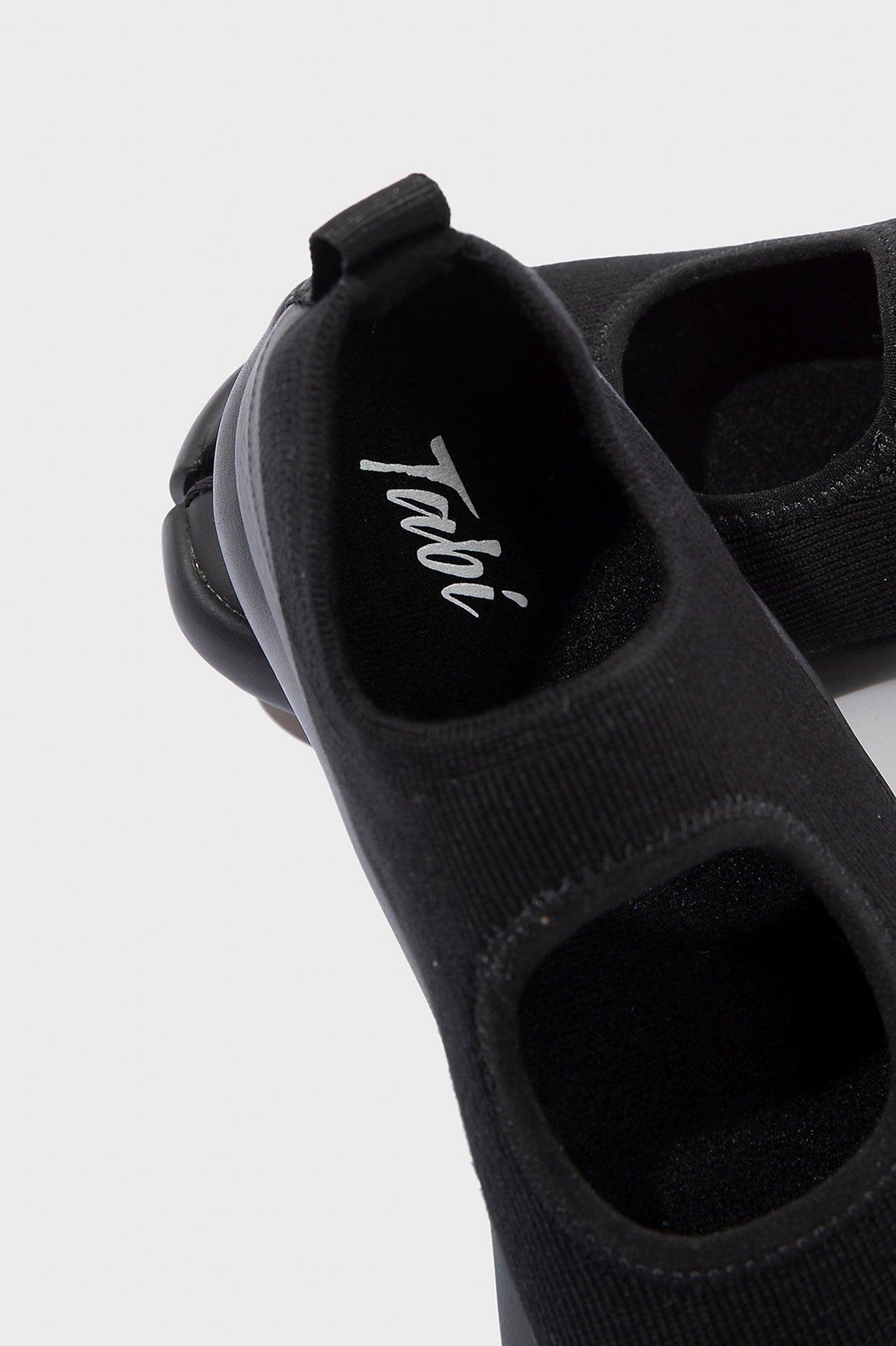 SANDAL