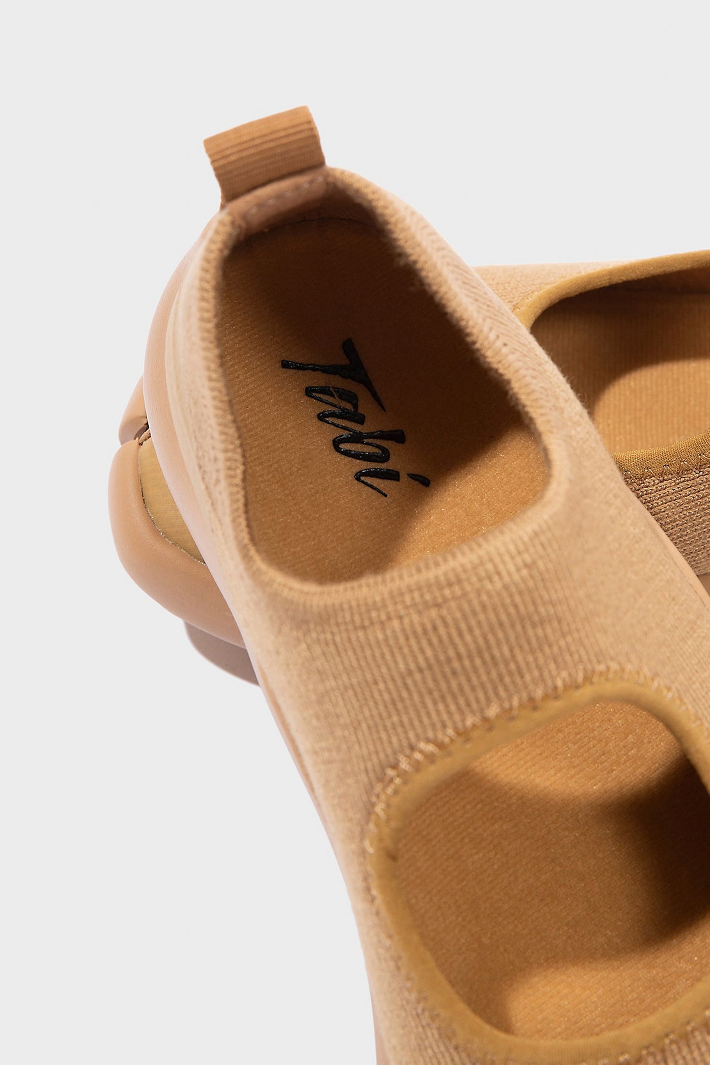 SANDAL