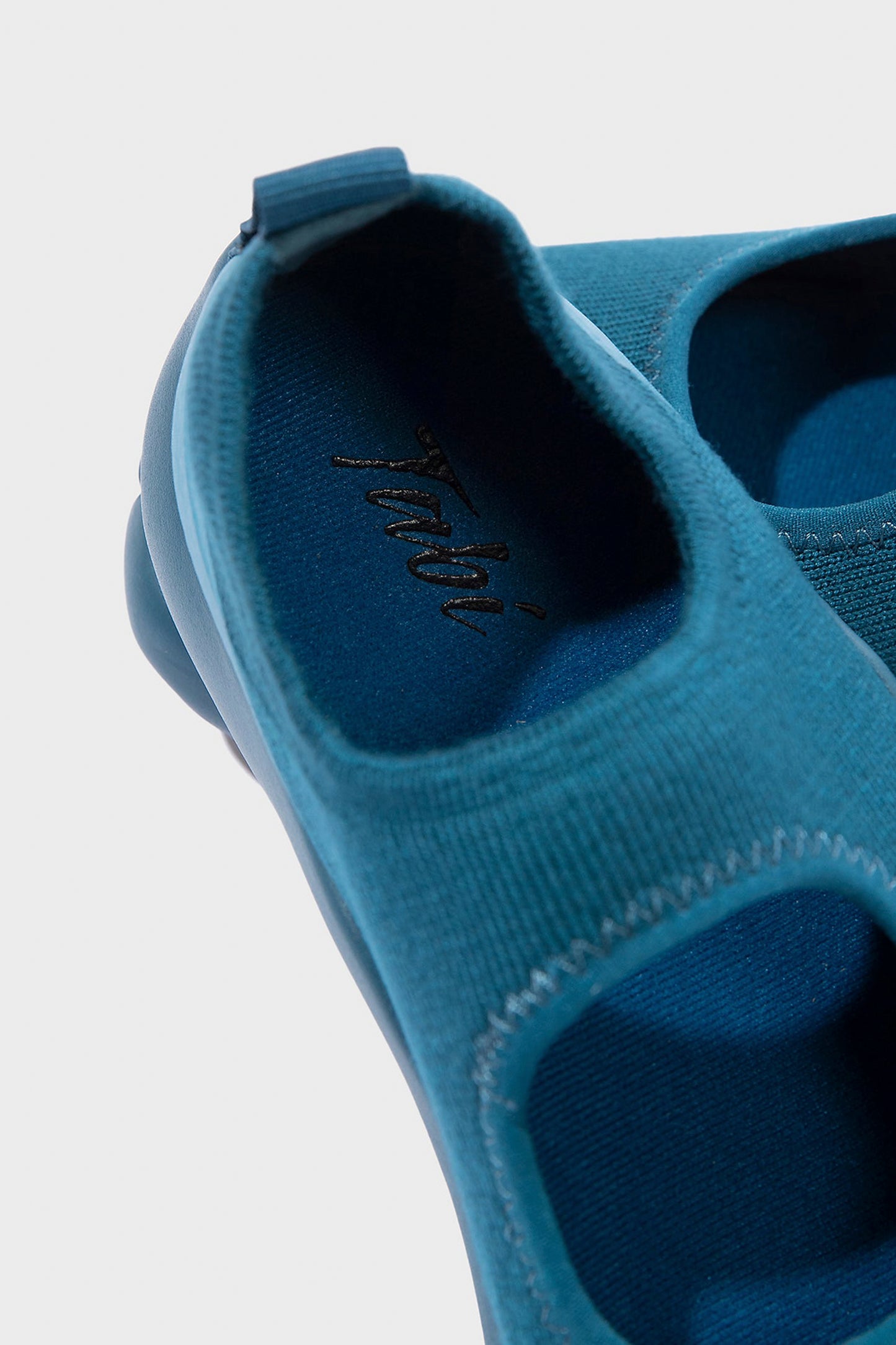SANDAL