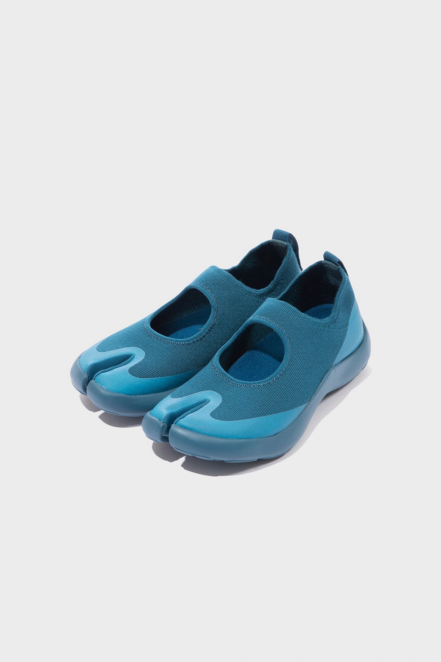 SANDAL
